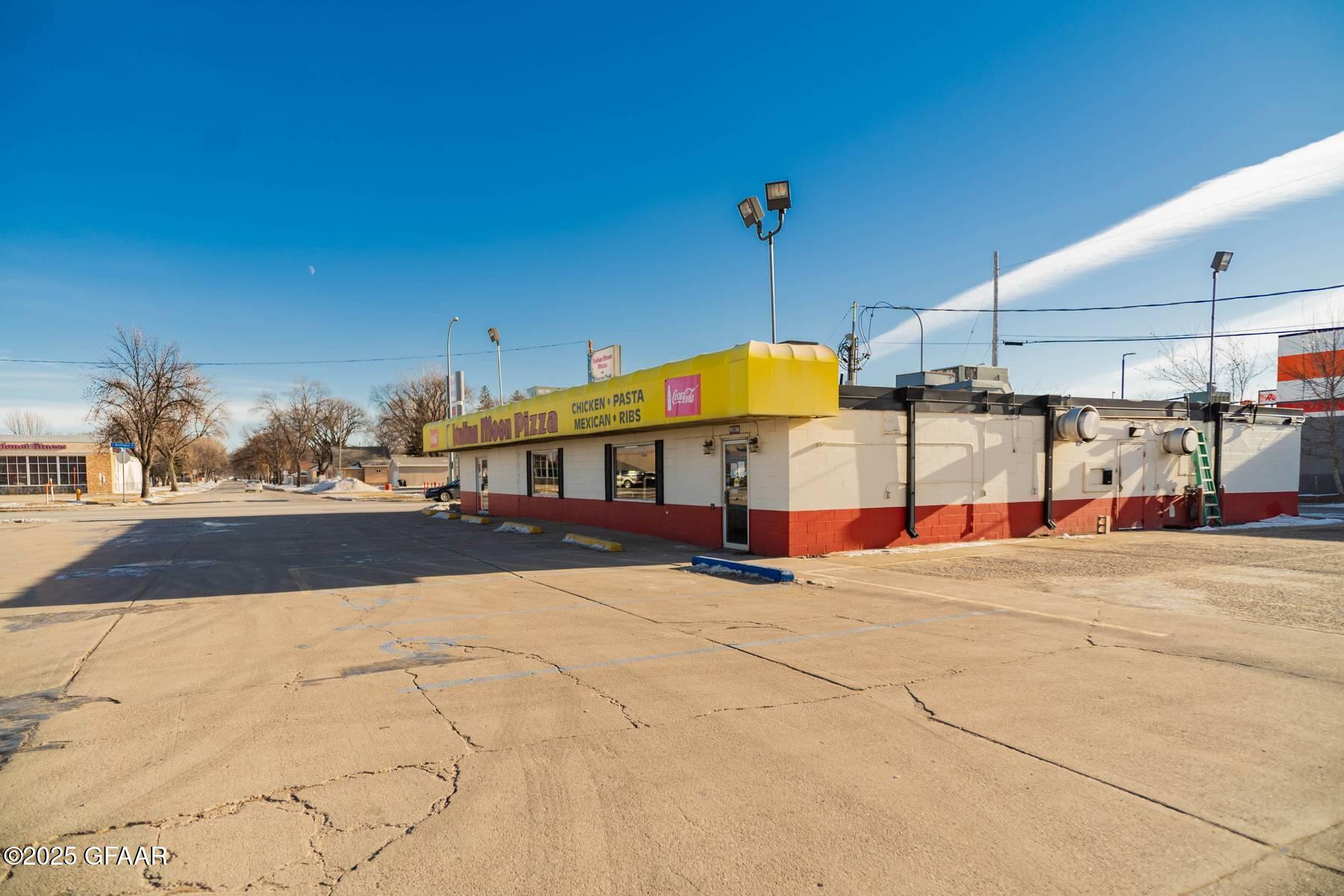 810 WASHINGTON Street S