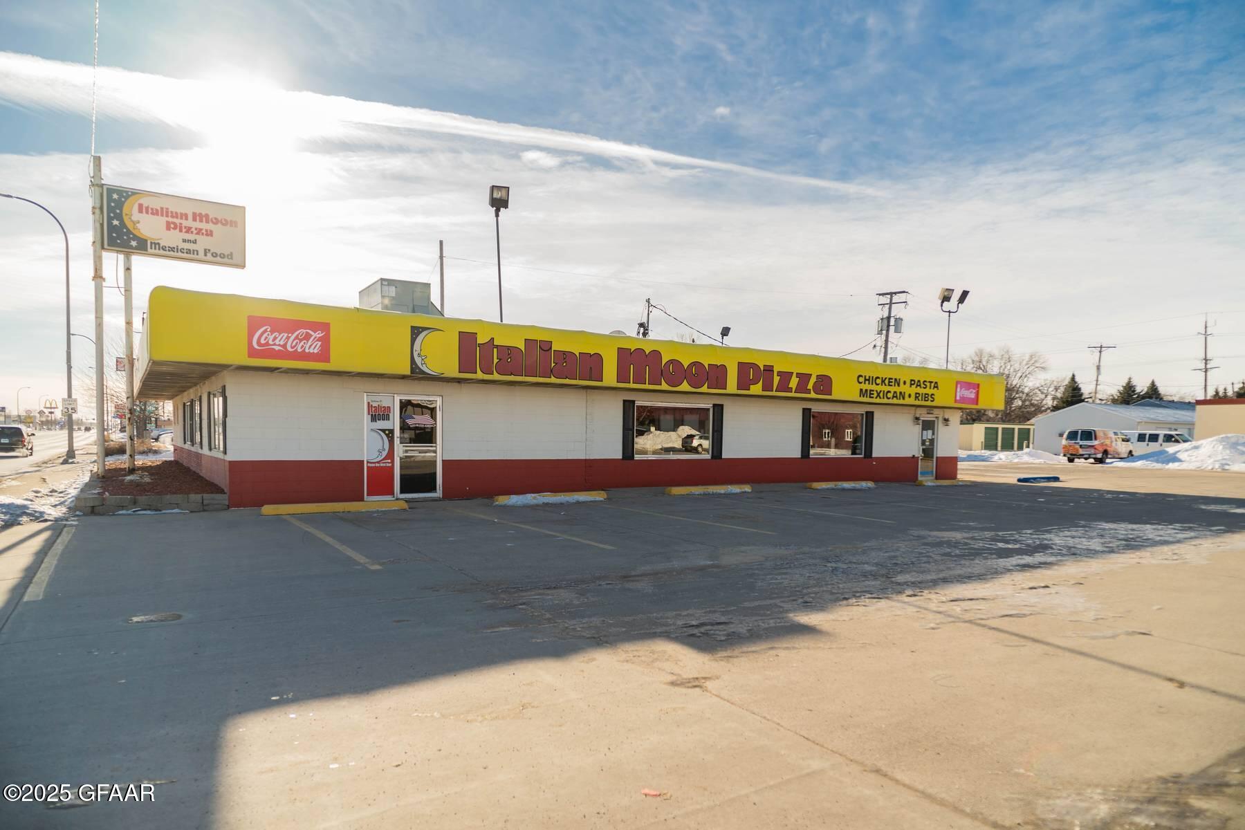 810 WASHINGTON Street S