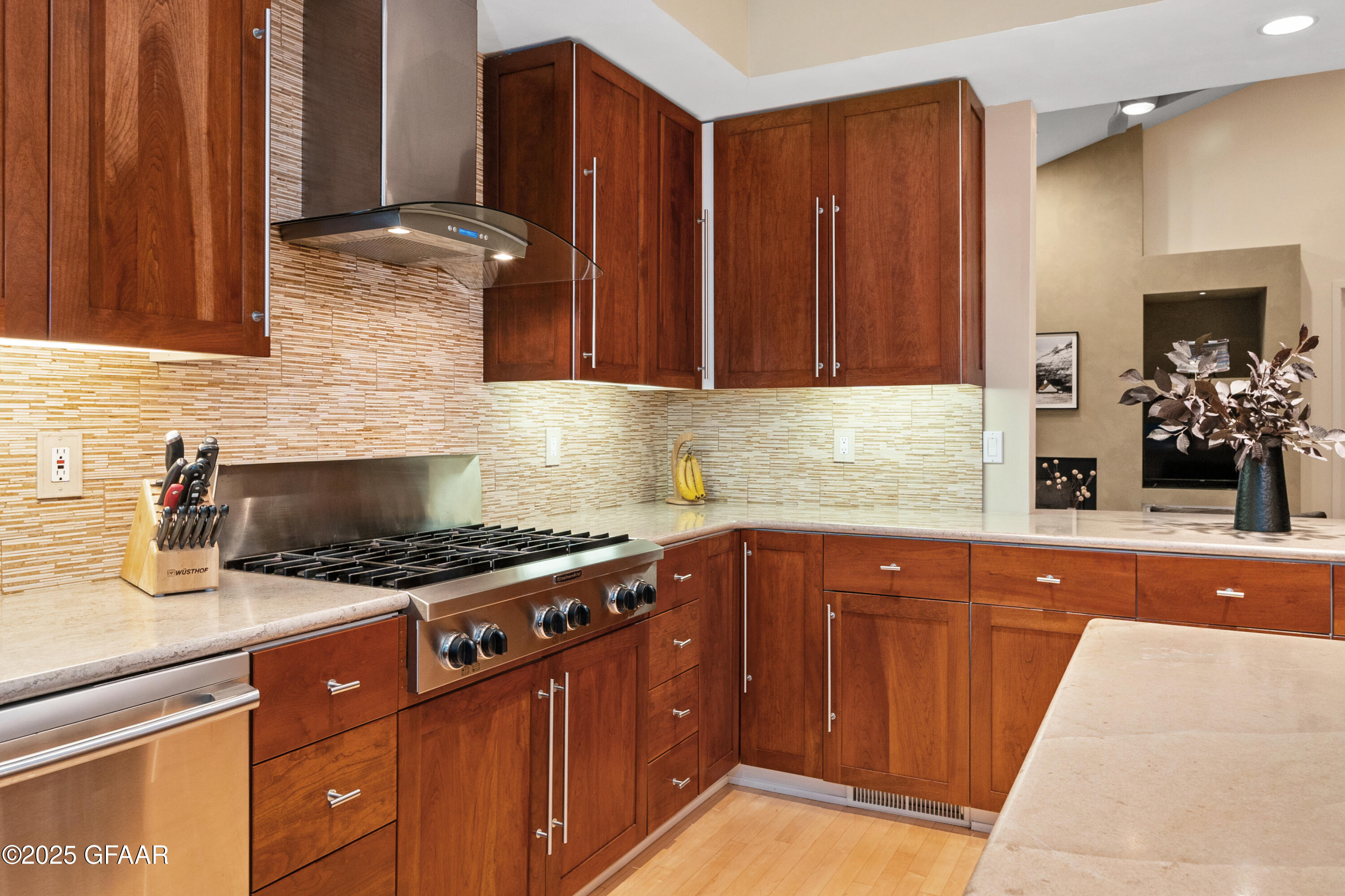 301 WOODLAND Circle