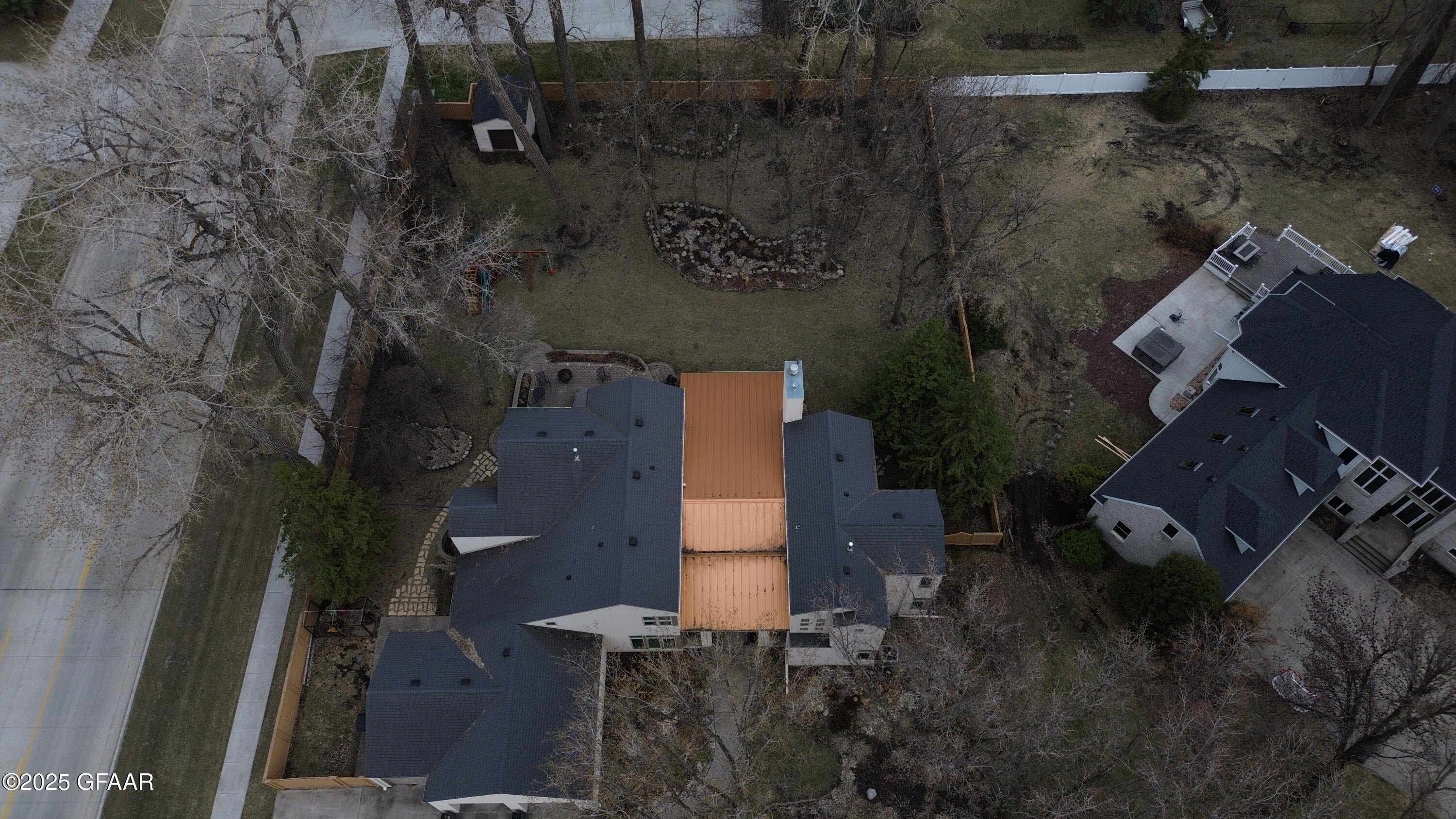 301 WOODLAND Circle