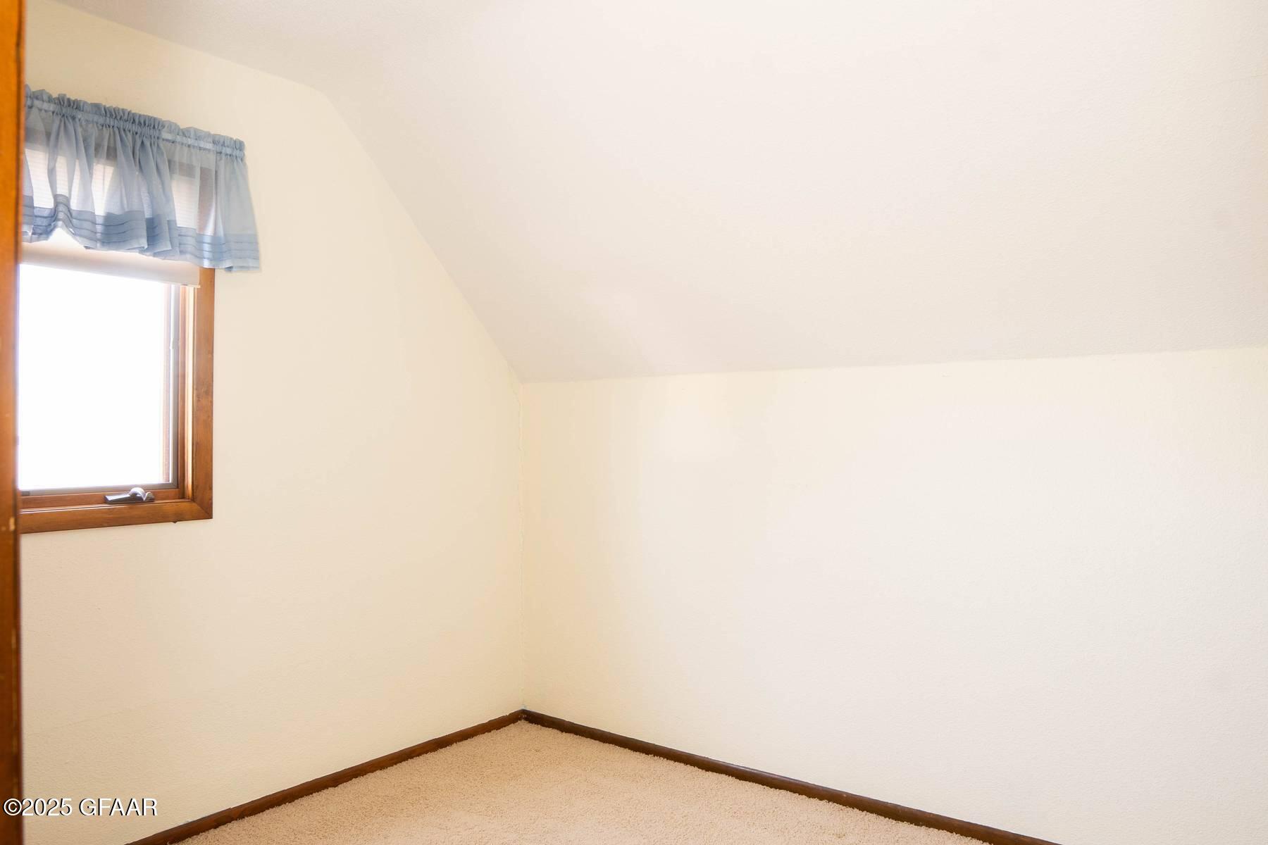 203 FLETCHER Avenue E