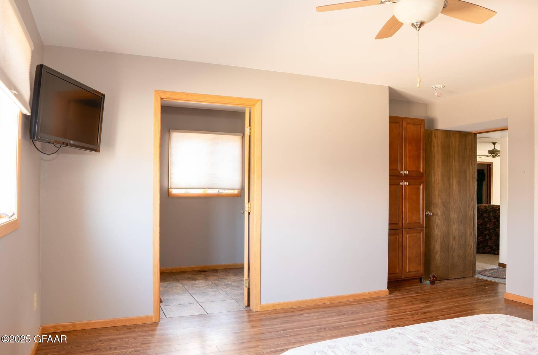 203 FLETCHER Avenue E