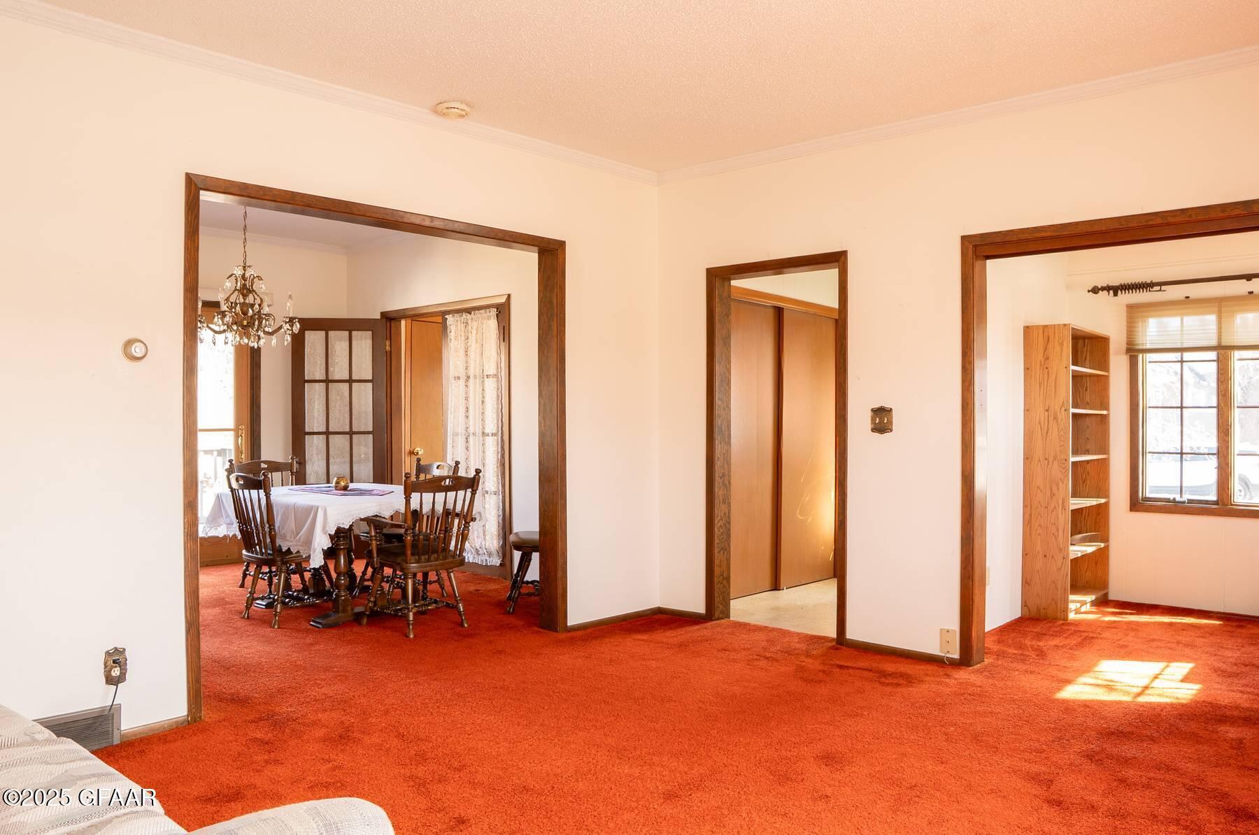 203 FLETCHER Avenue E