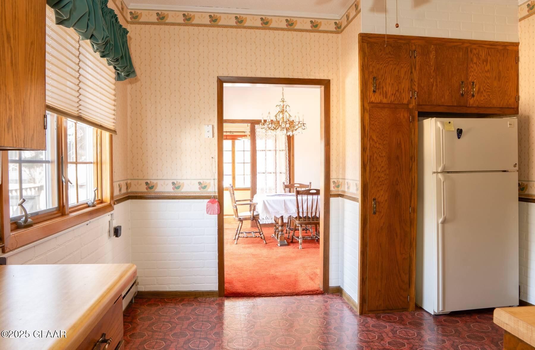 203 FLETCHER Avenue E