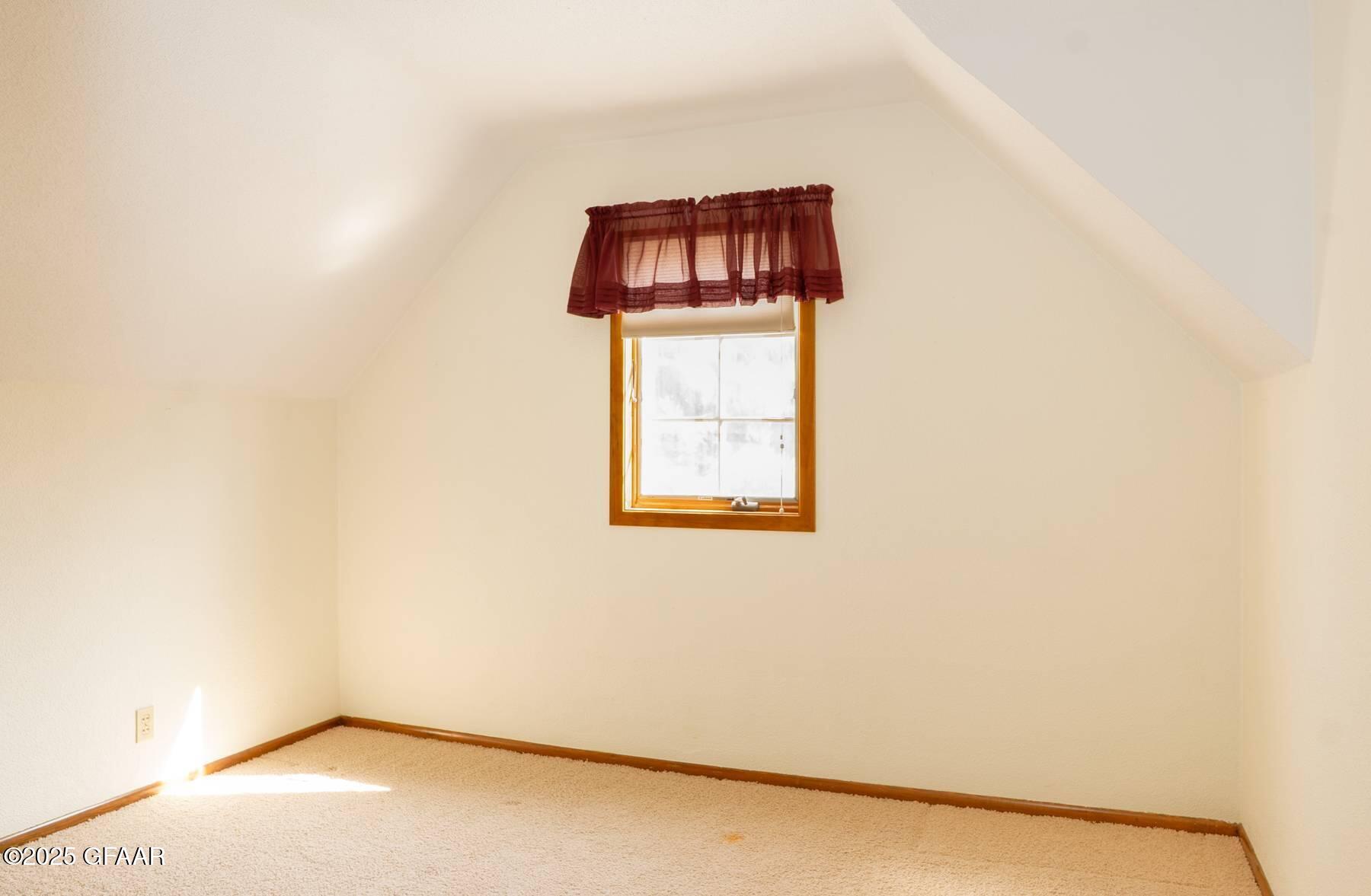 203 FLETCHER Avenue E