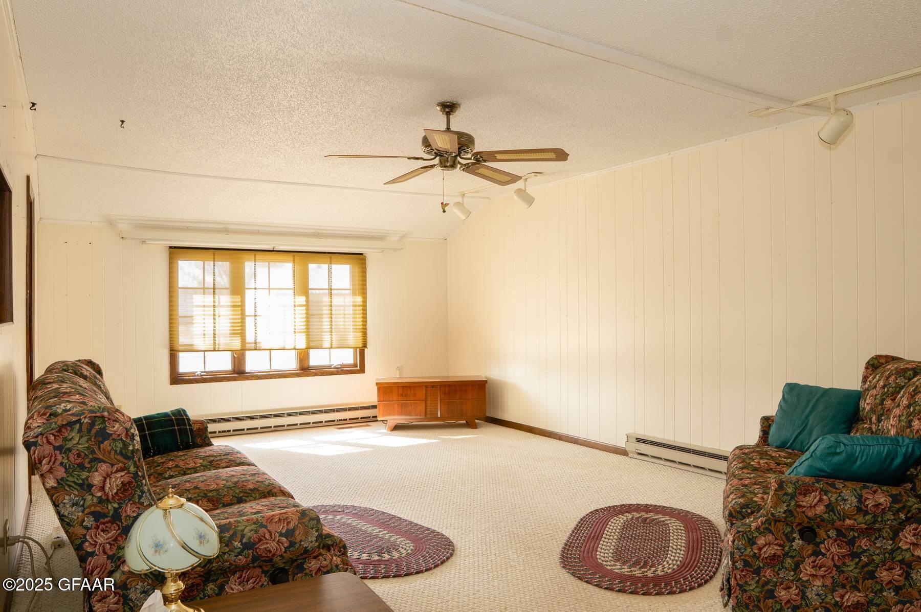 203 FLETCHER Avenue E