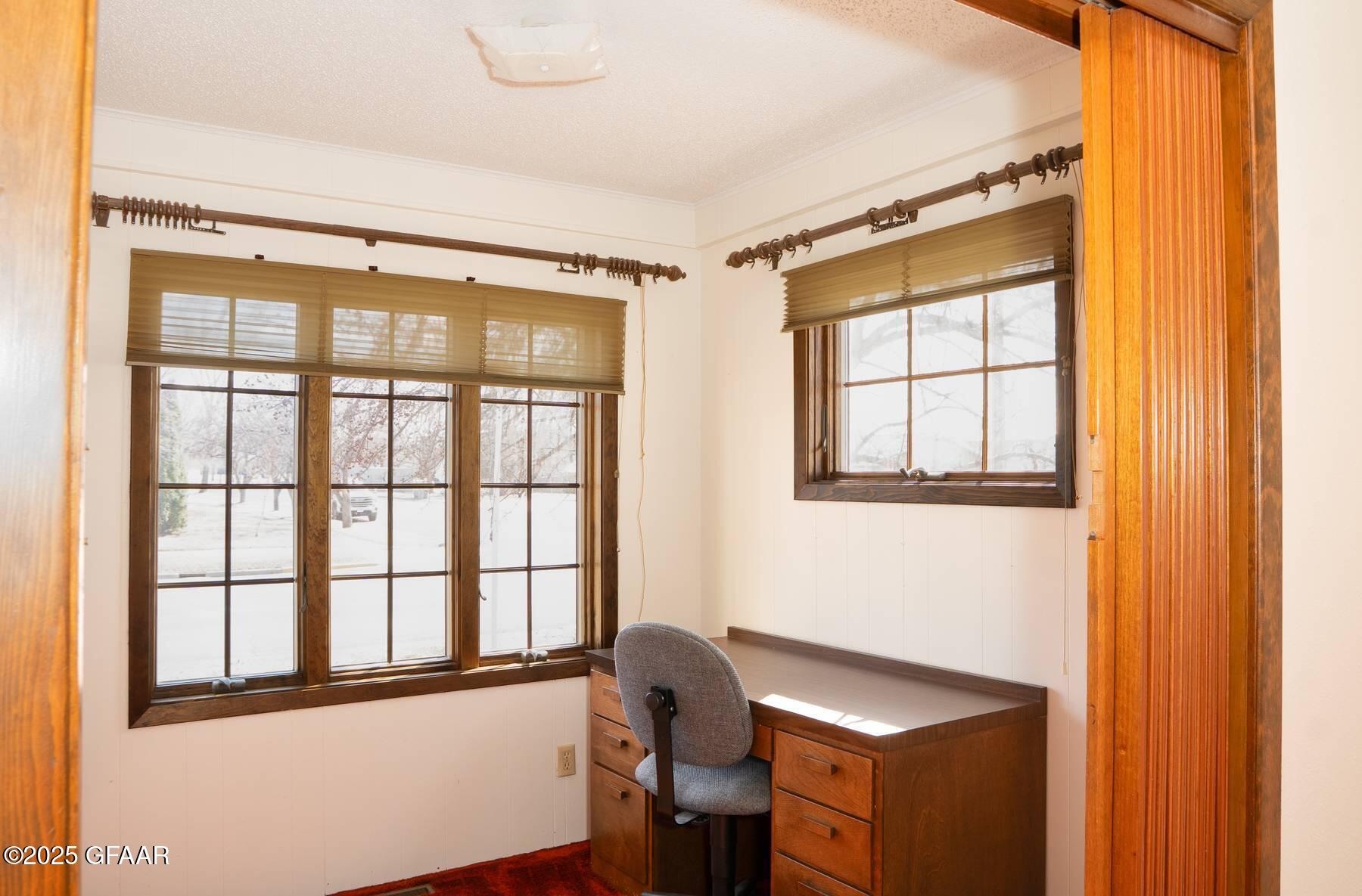 203 FLETCHER Avenue E