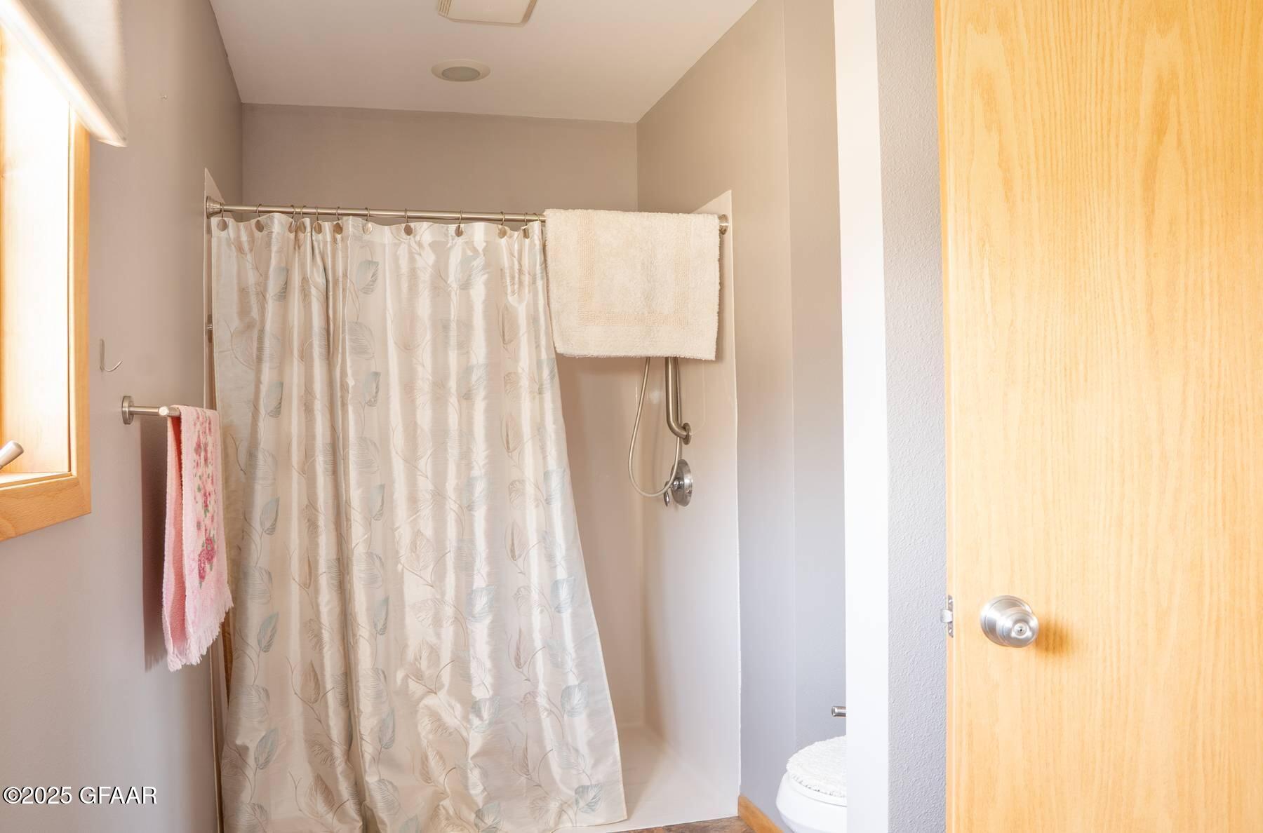 203 FLETCHER Avenue E