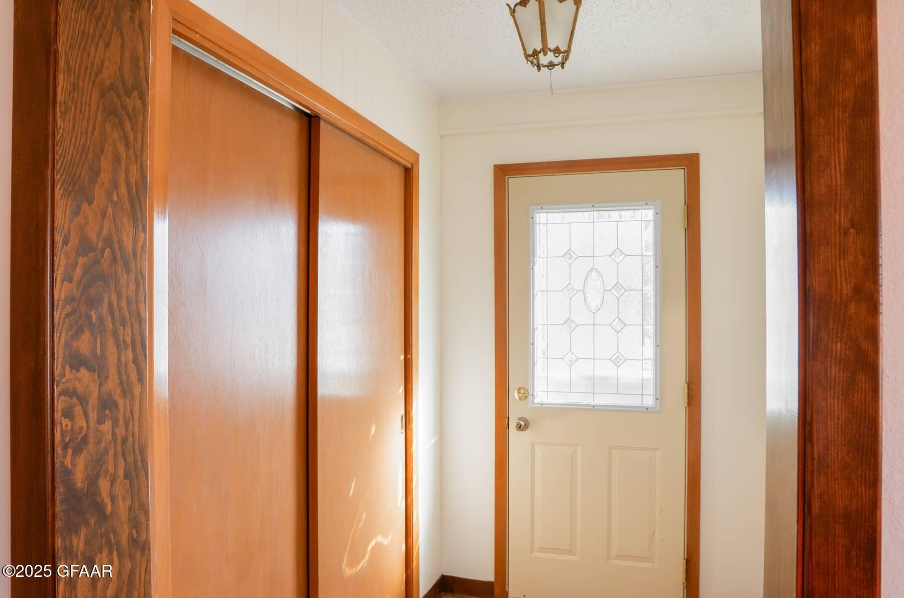 203 FLETCHER Avenue E