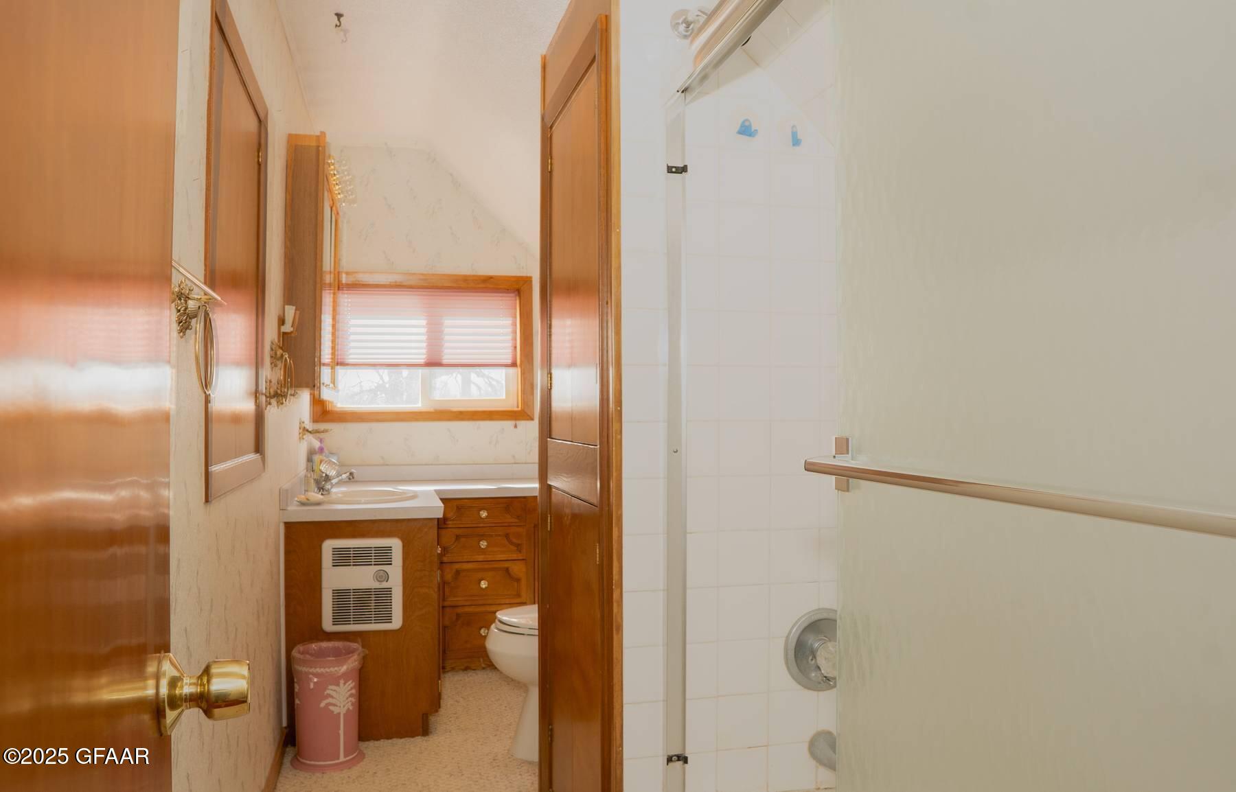 203 FLETCHER Avenue E