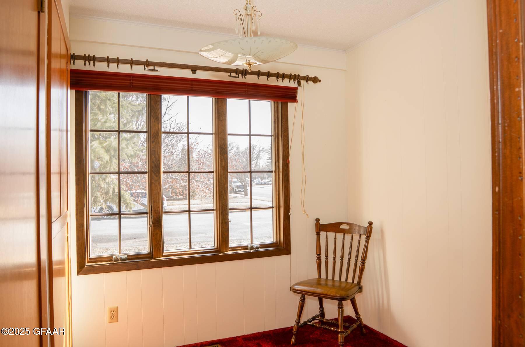 203 FLETCHER Avenue E