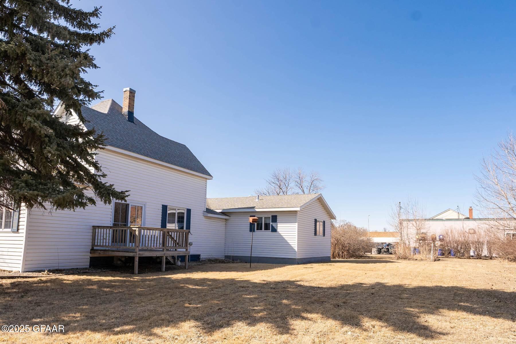 203 FLETCHER Avenue E