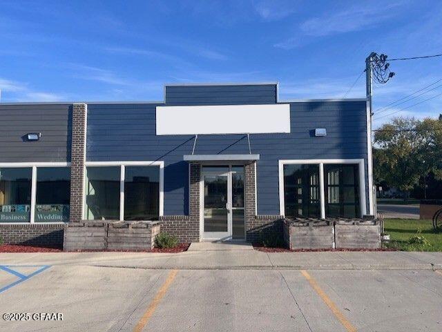 2017 WASHINGTON Street S