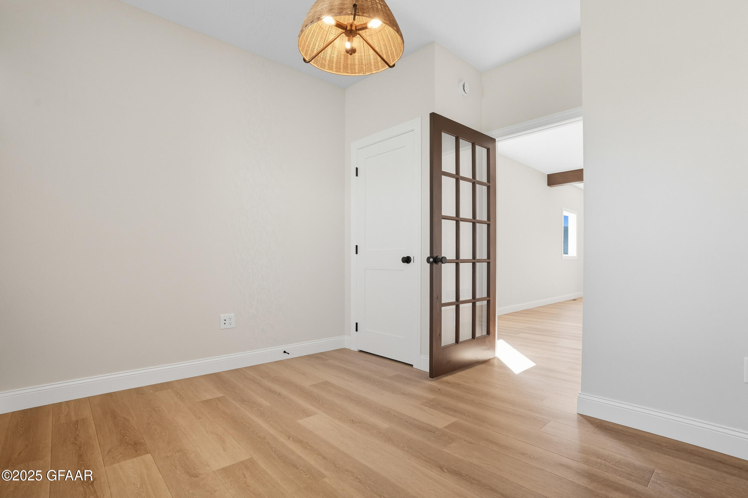 5959 SYLVIA Circle