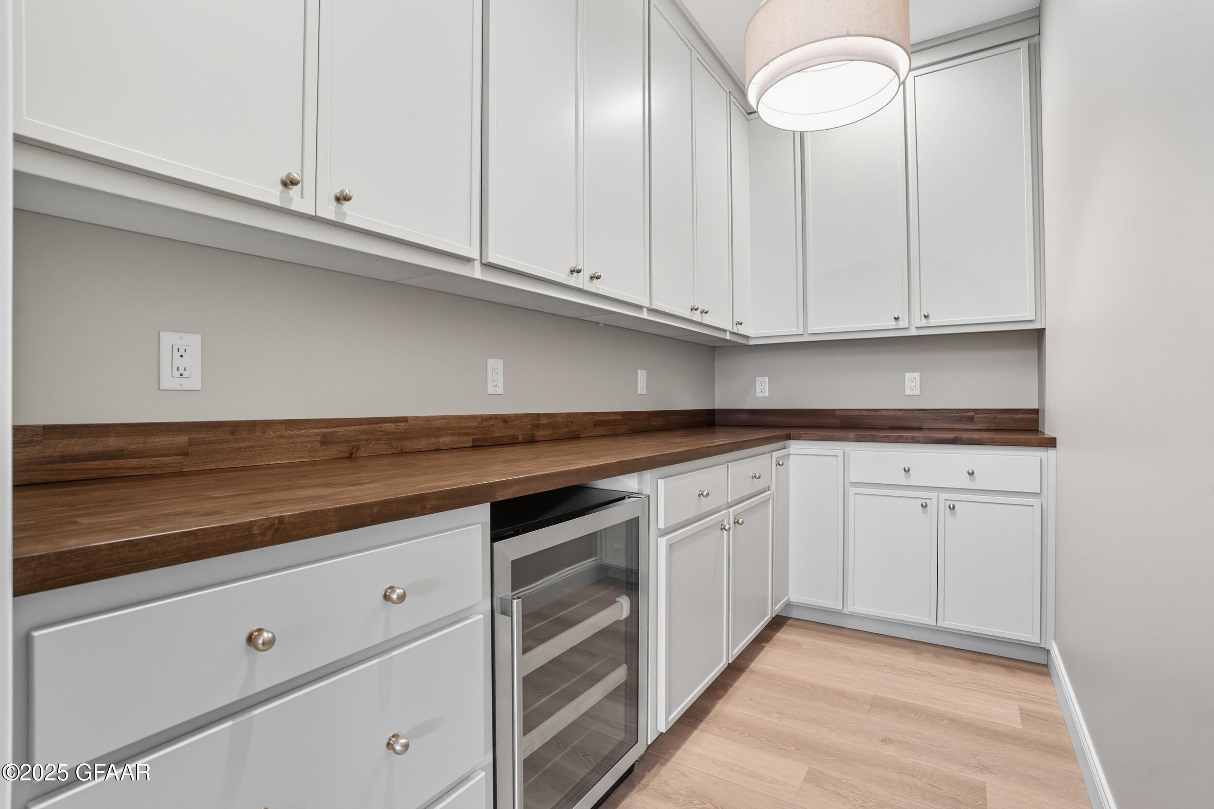 5959 SYLVIA Circle