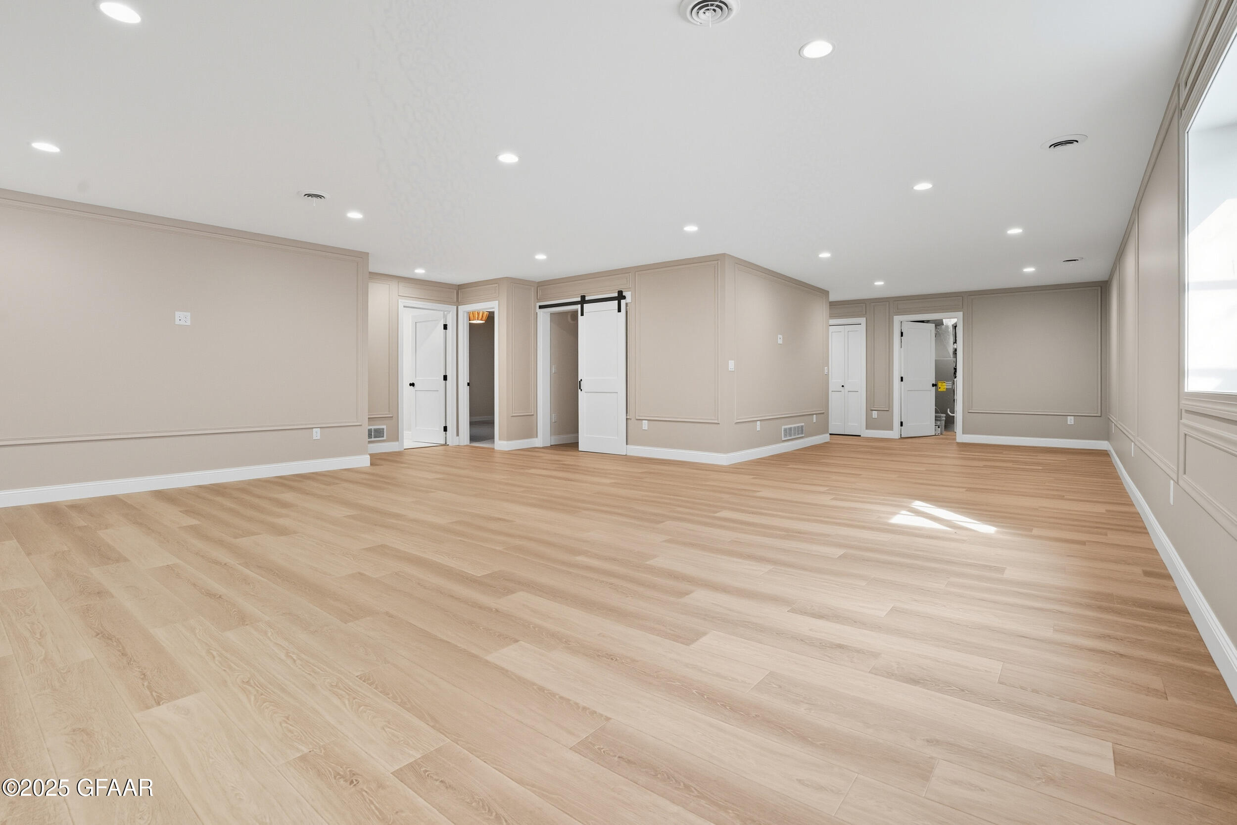 5959 SYLVIA Circle