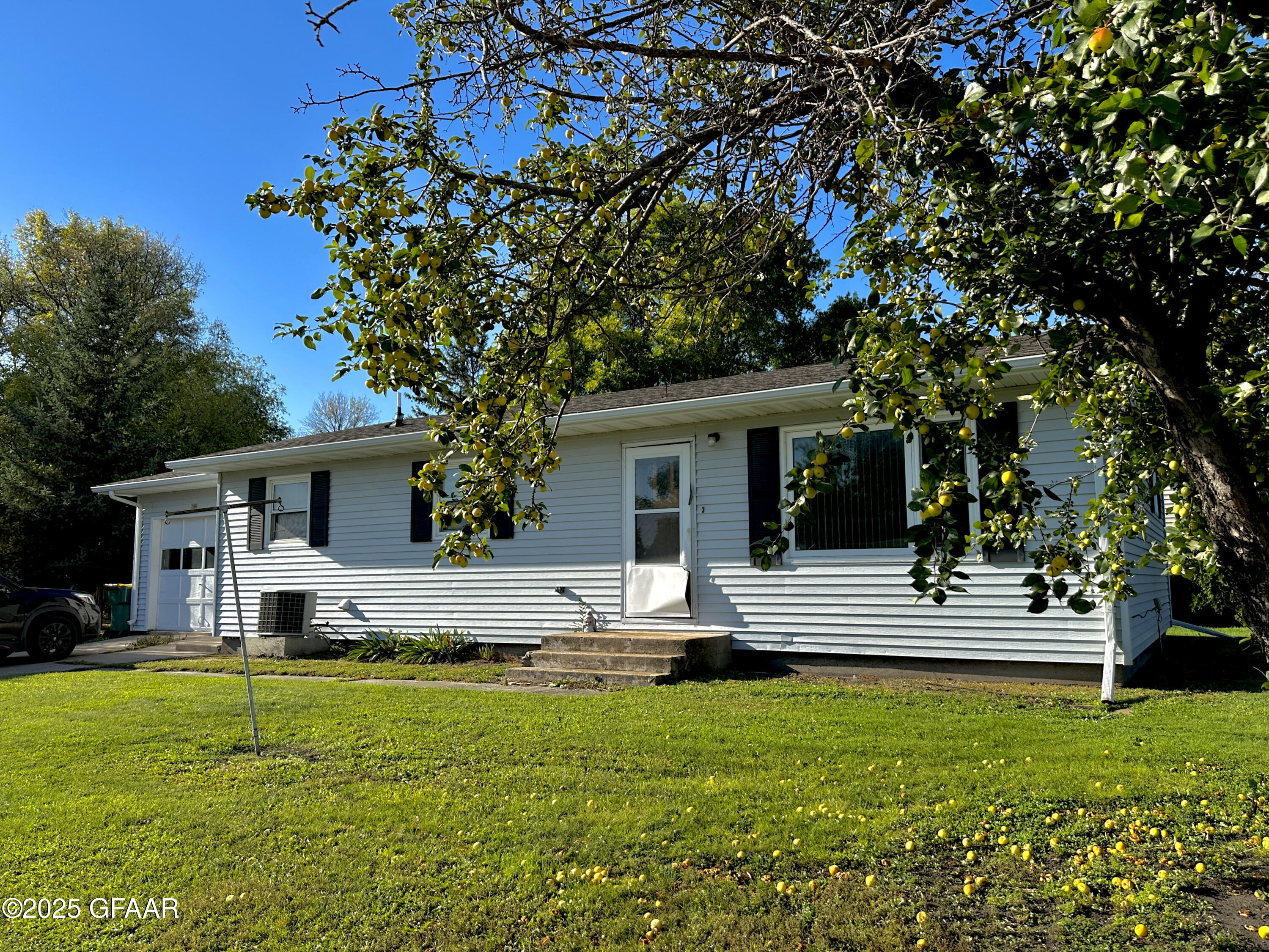 623 E PRAIRIE Avenue