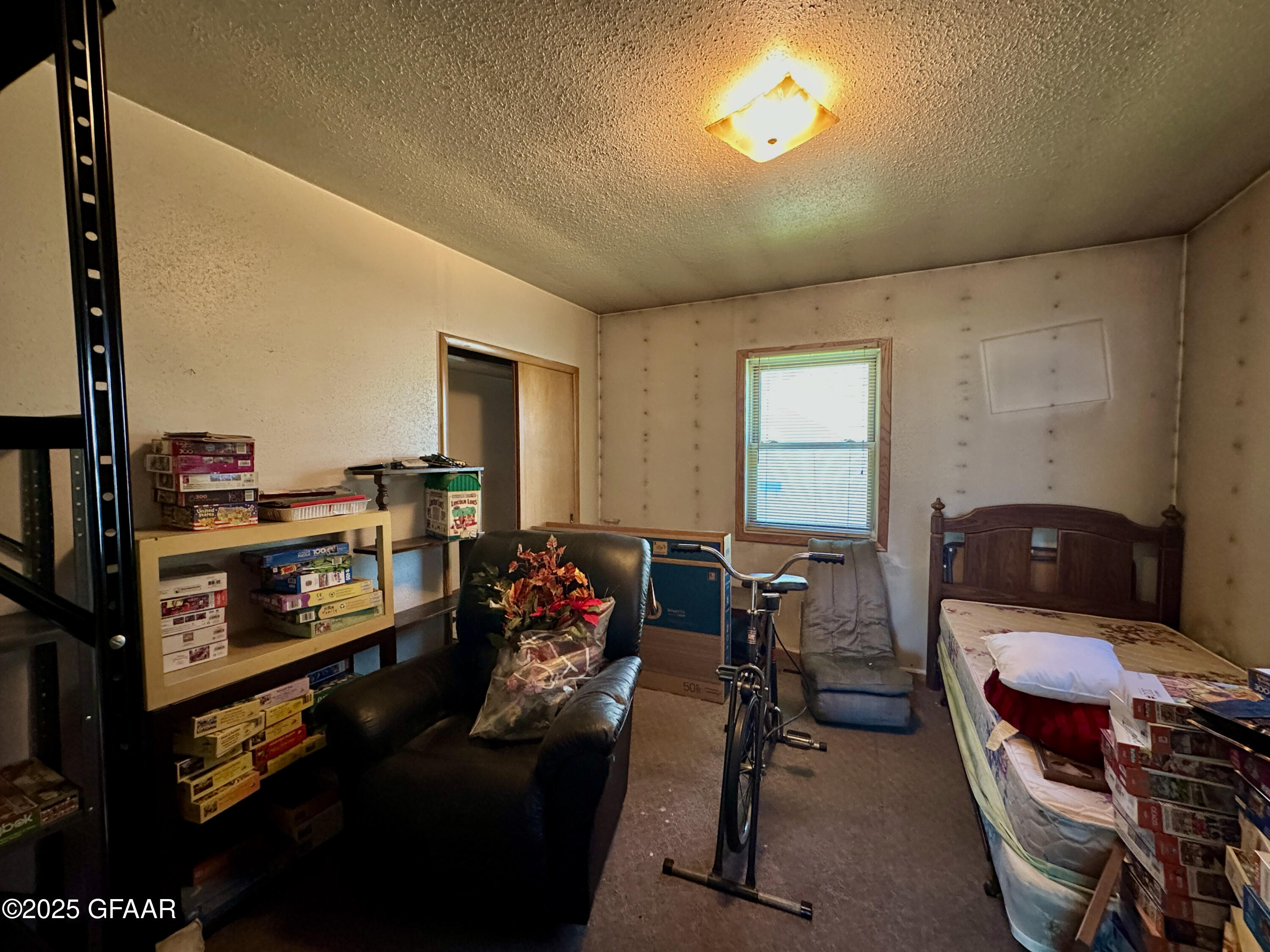 623 E PRAIRIE Avenue