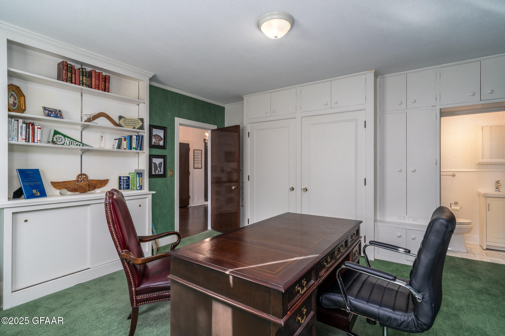 1125 REEVES Drive