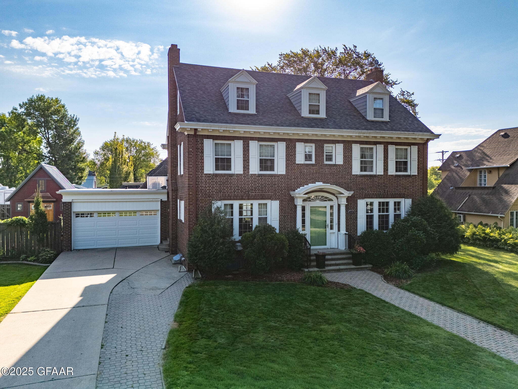 1125 REEVES Drive