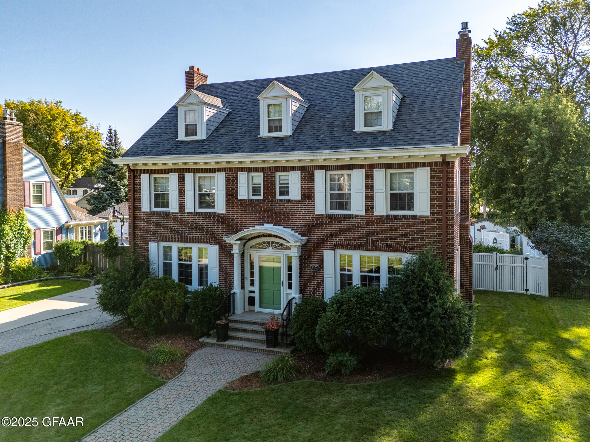 1125 REEVES Drive