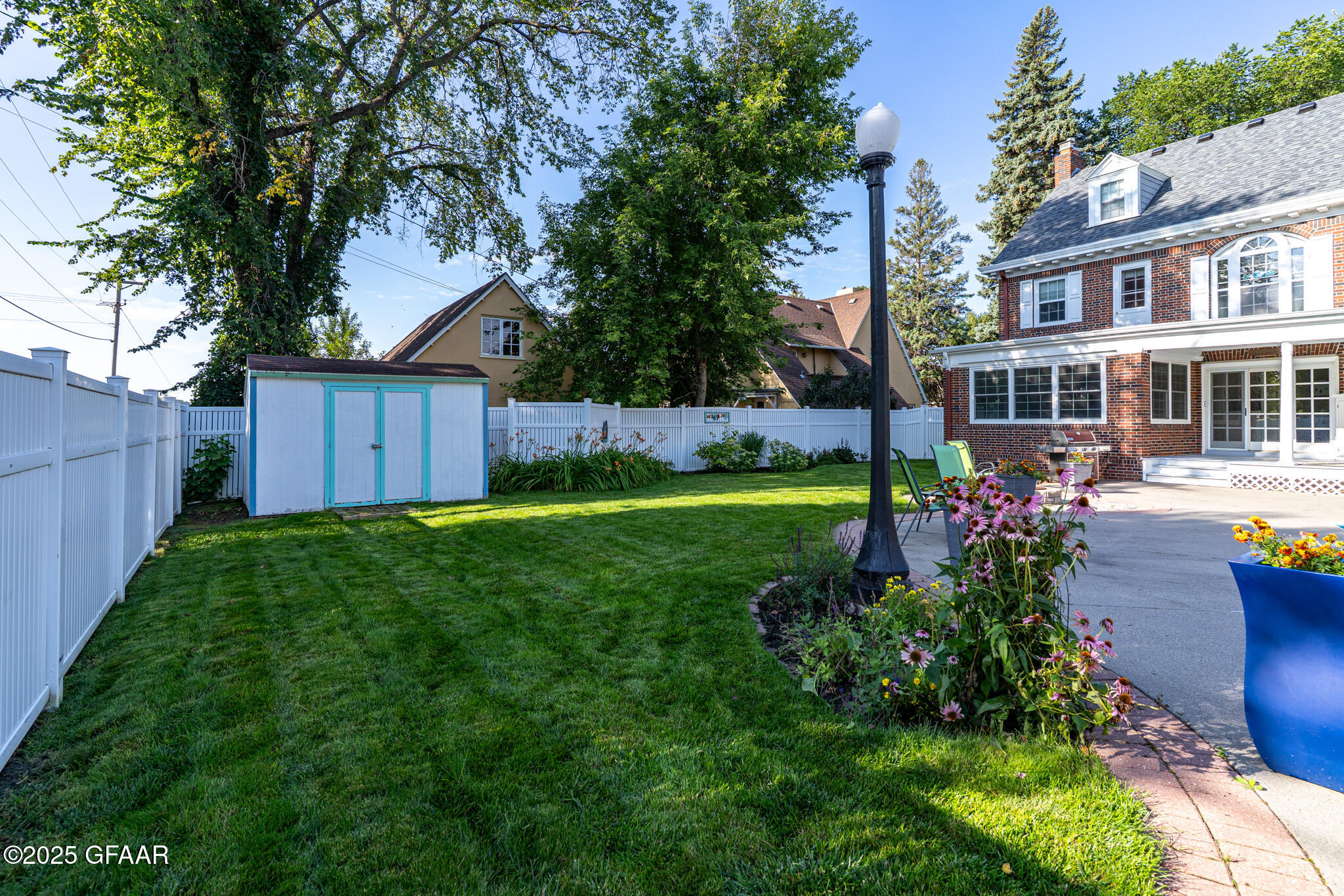 1125 REEVES Drive