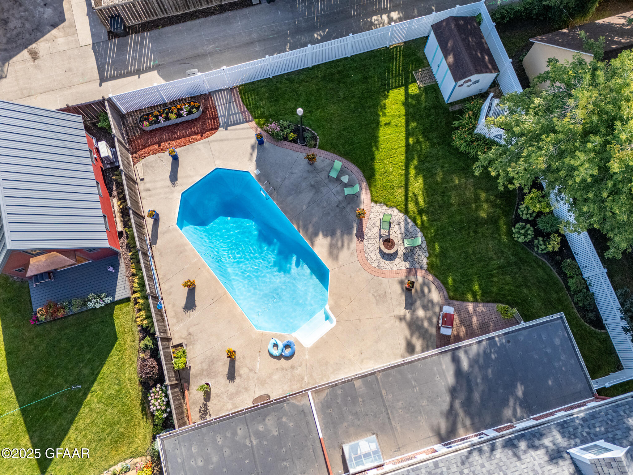 1125 REEVES Drive