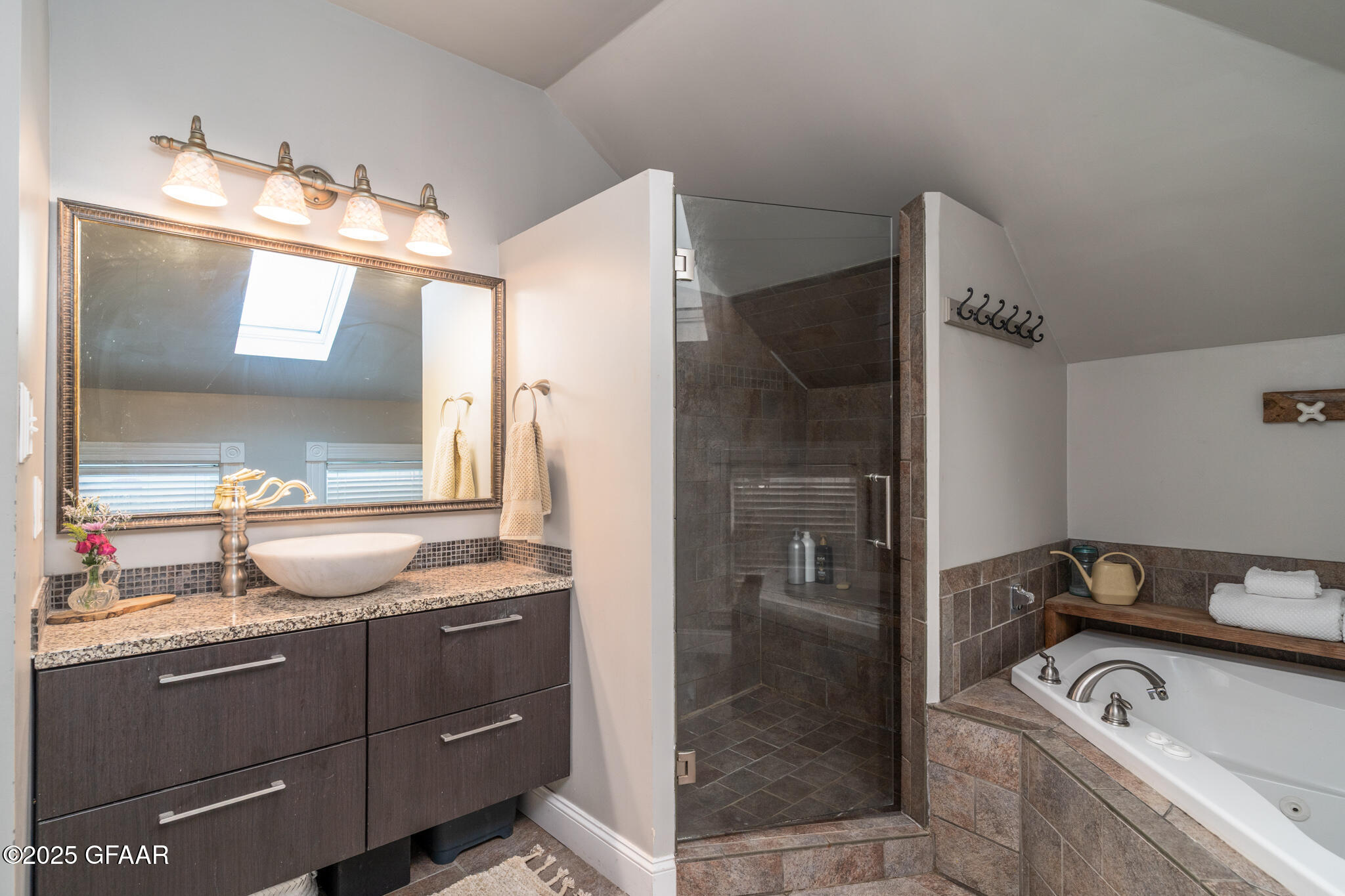 413 5TH Street S, Grand Forks