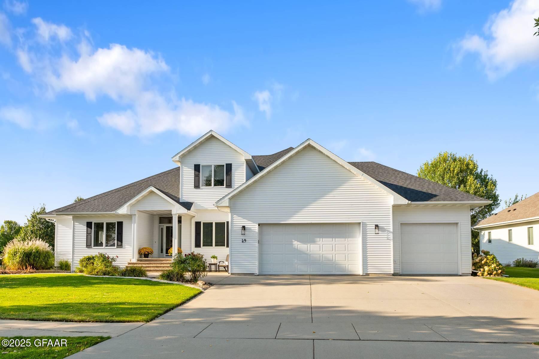 49 DESIREE Drive, Grand Forks