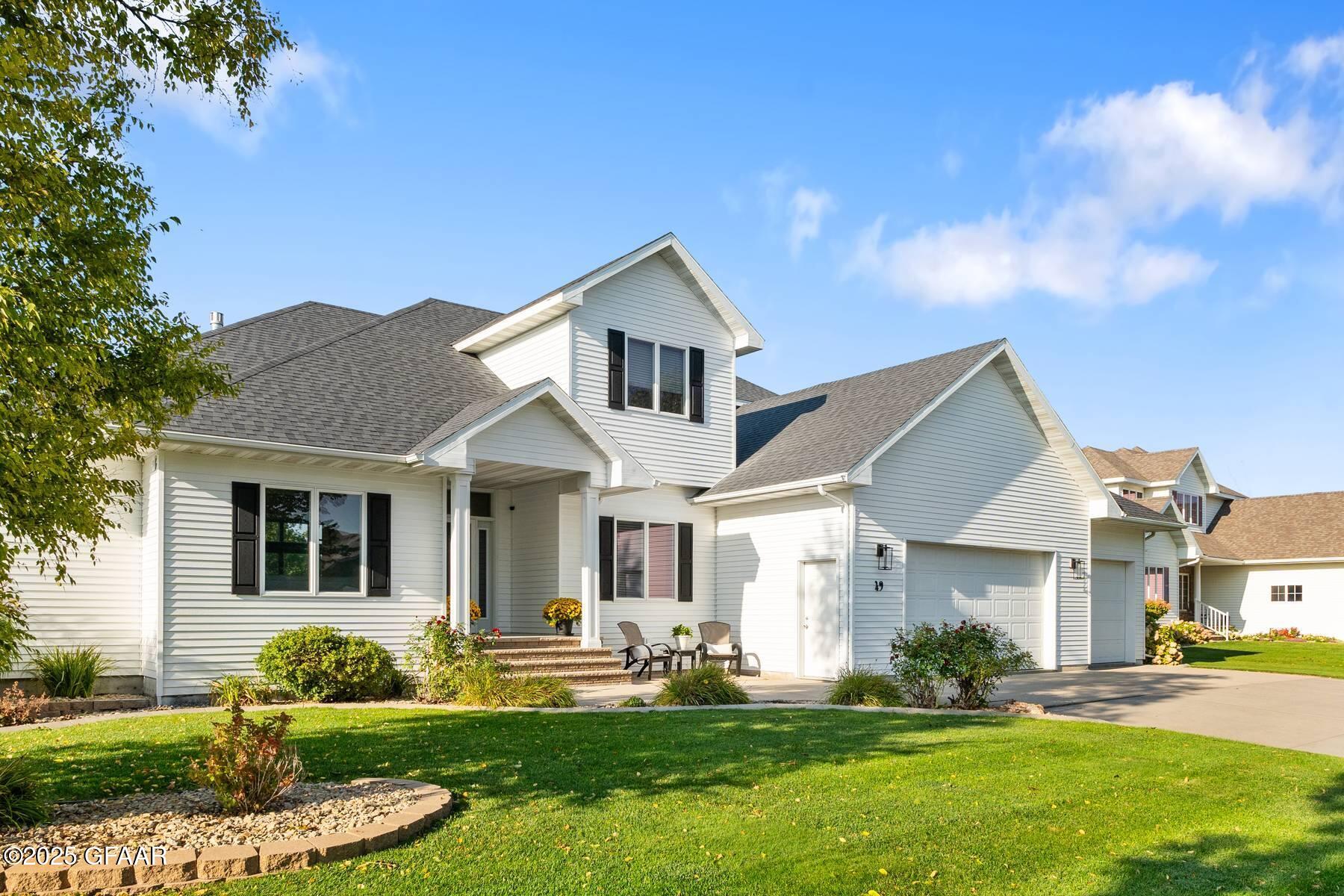 49 DESIREE Drive, Grand Forks