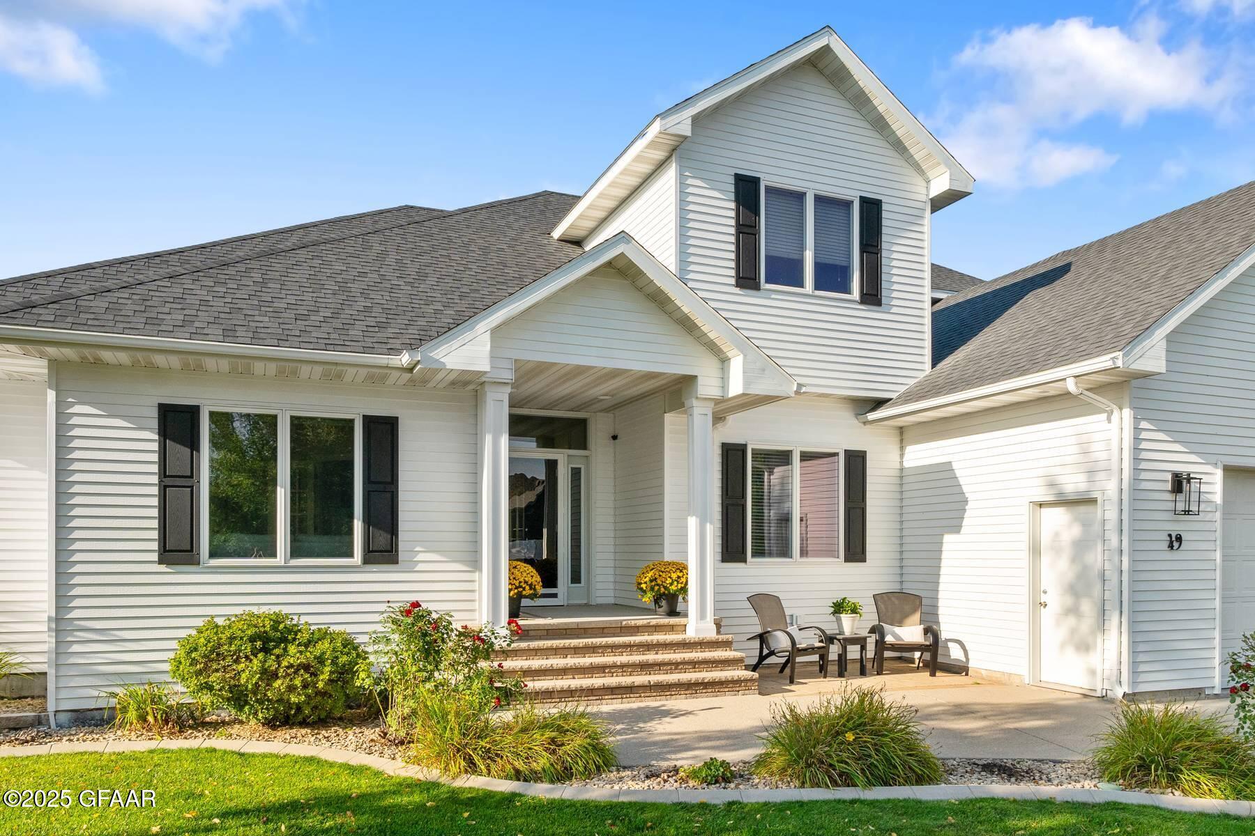 49 DESIREE Drive, Grand Forks