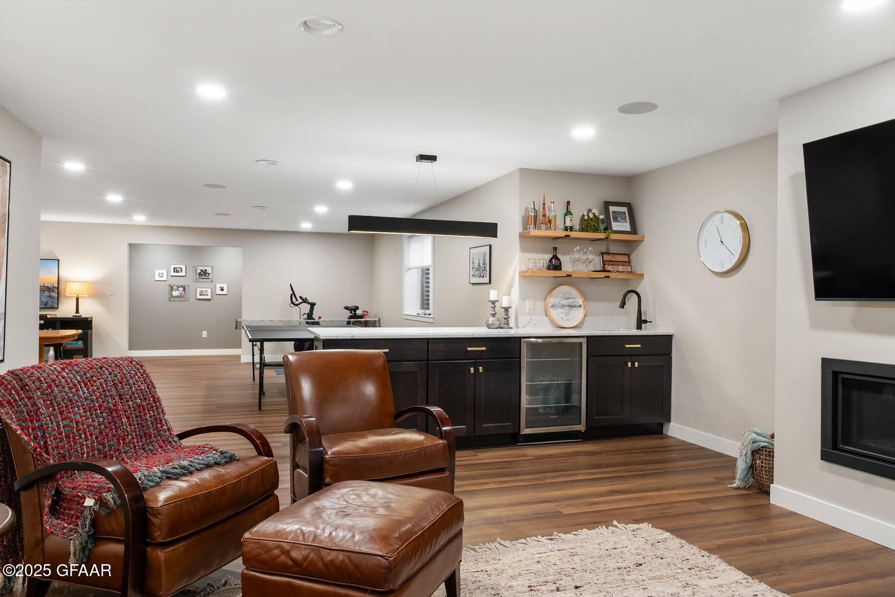 49 DESIREE Drive, Grand Forks