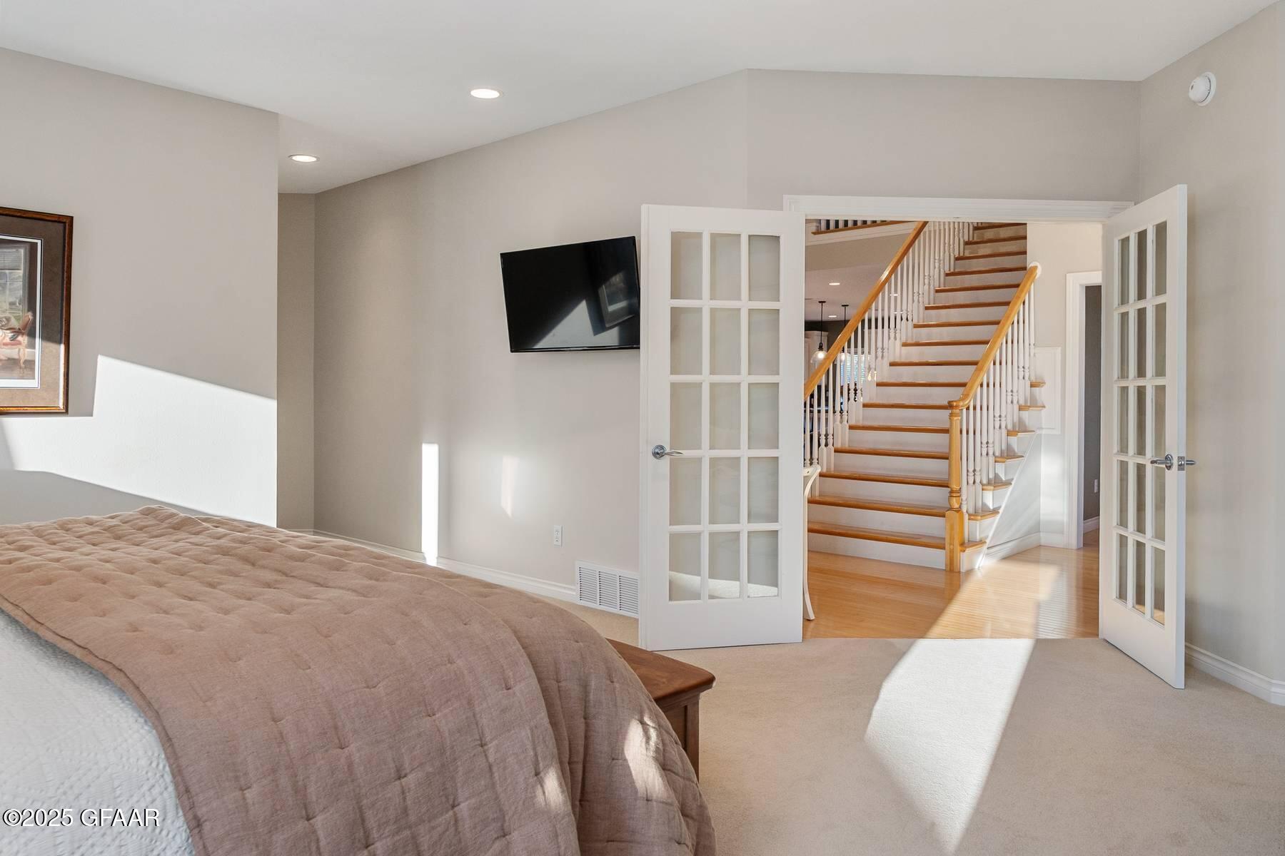 49 DESIREE Drive, Grand Forks