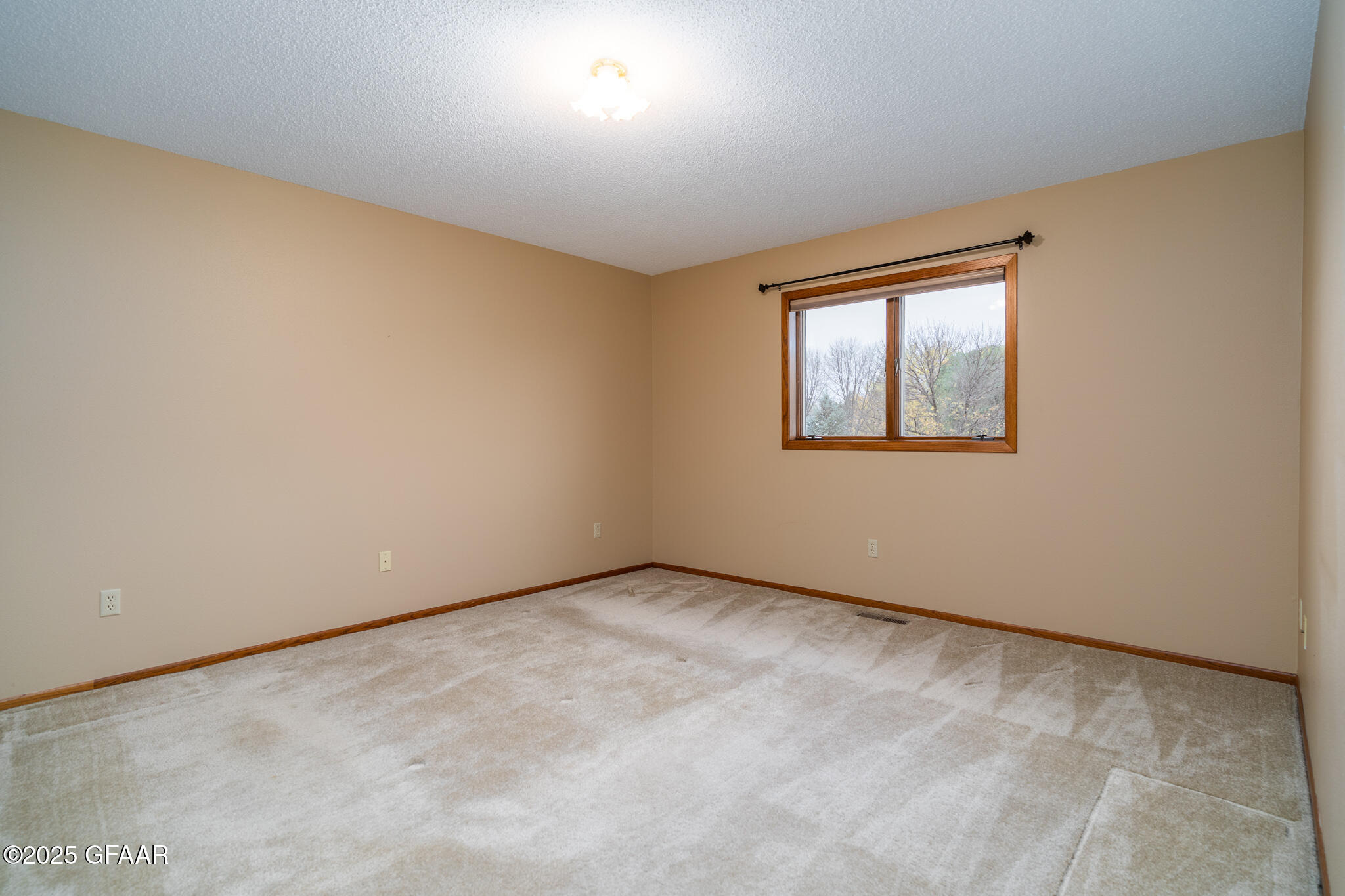 406 MEMORIAL Drive, Fisher