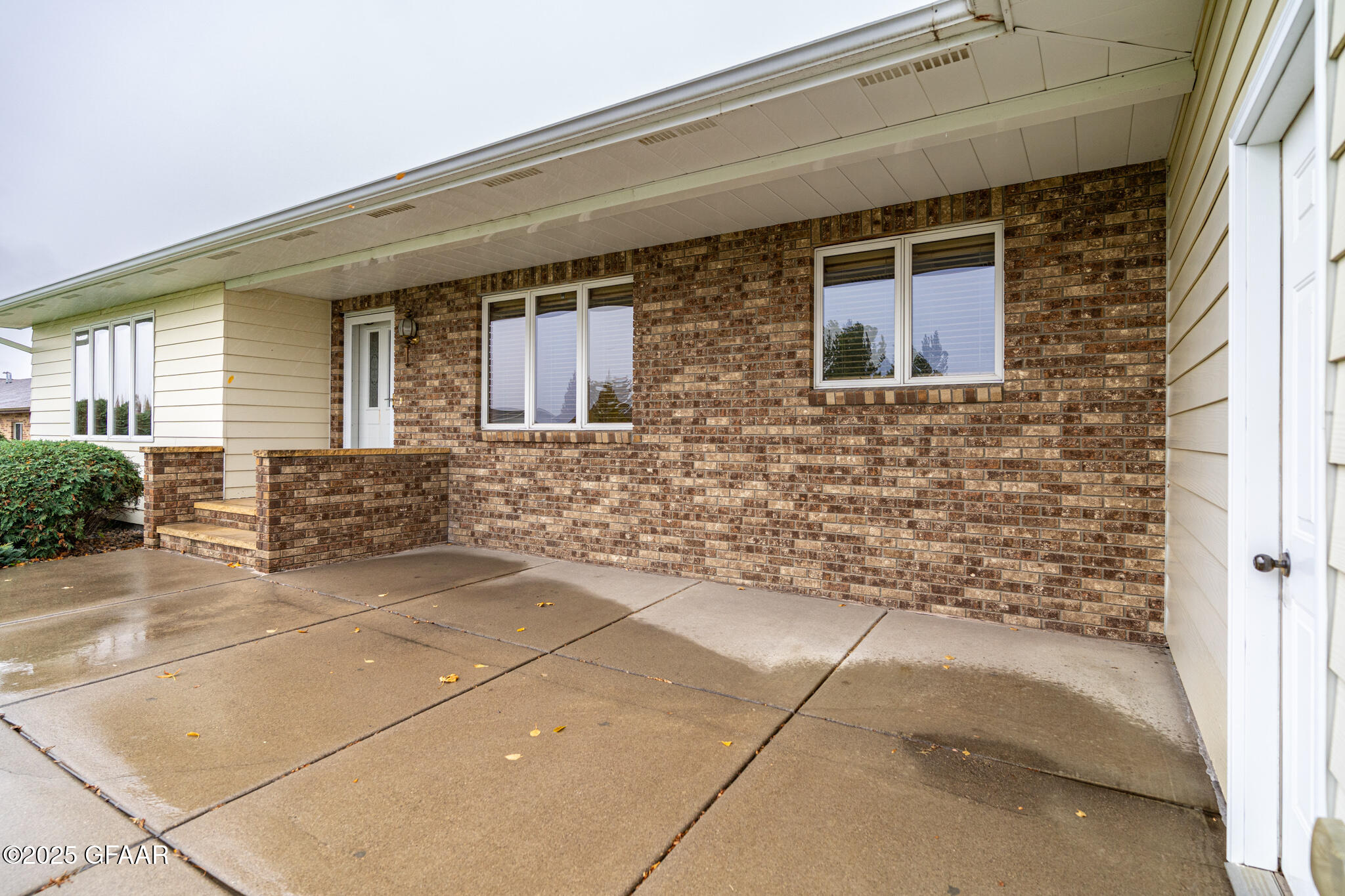 406 MEMORIAL Drive, Fisher