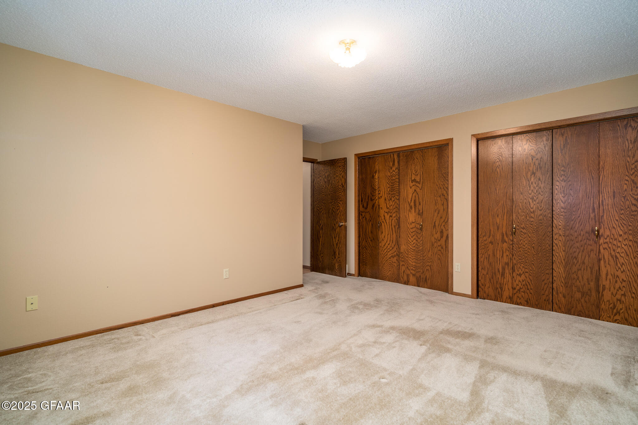 406 MEMORIAL Drive, Fisher