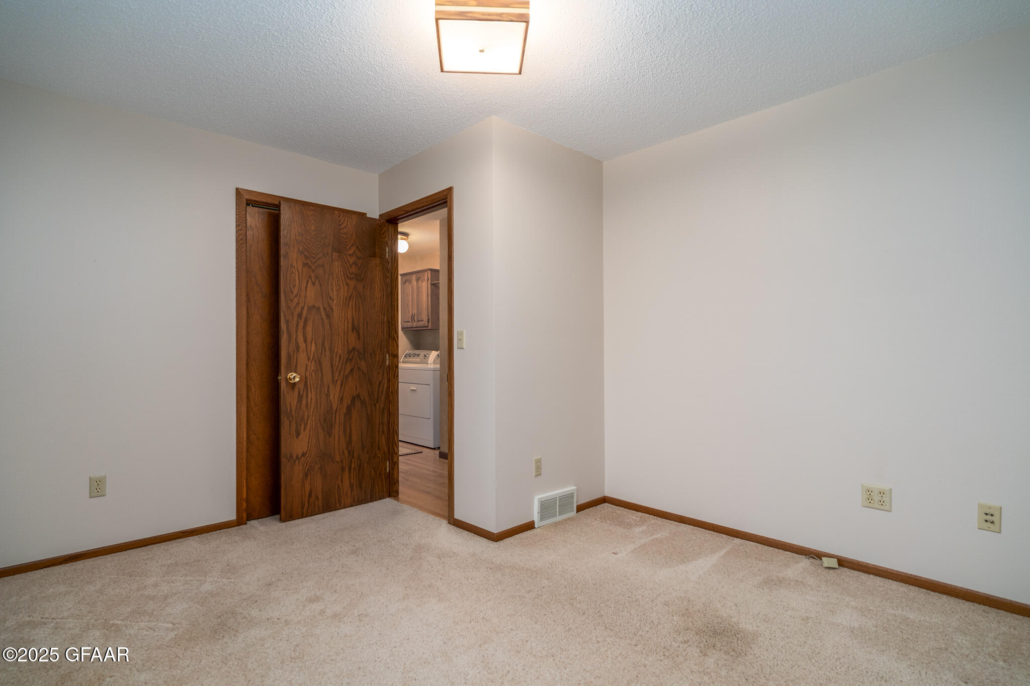 406 MEMORIAL Drive, Fisher