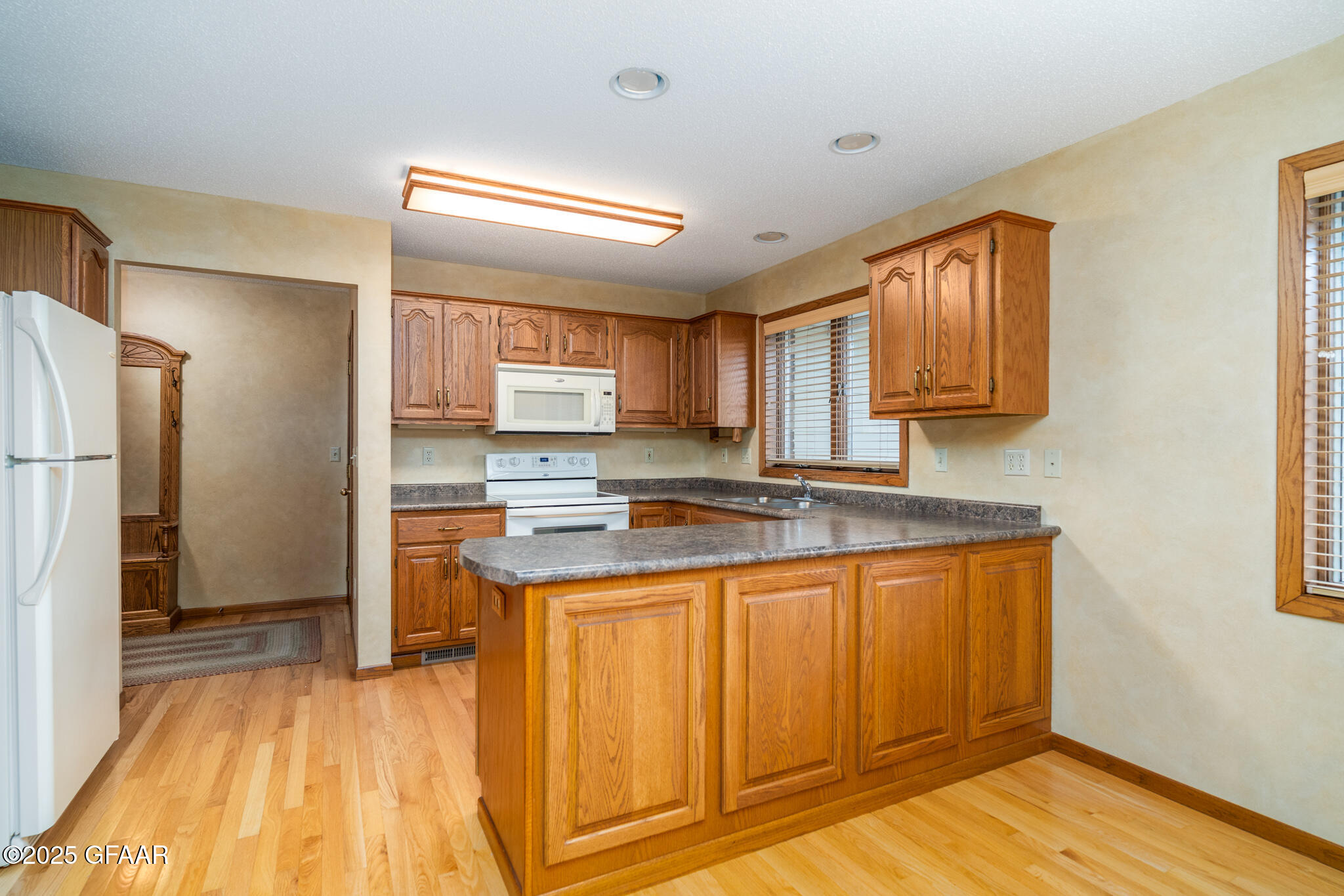 406 MEMORIAL Drive, Fisher