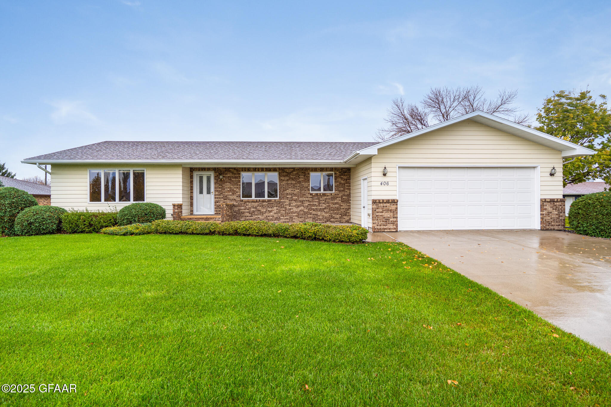 406 MEMORIAL Drive, Fisher