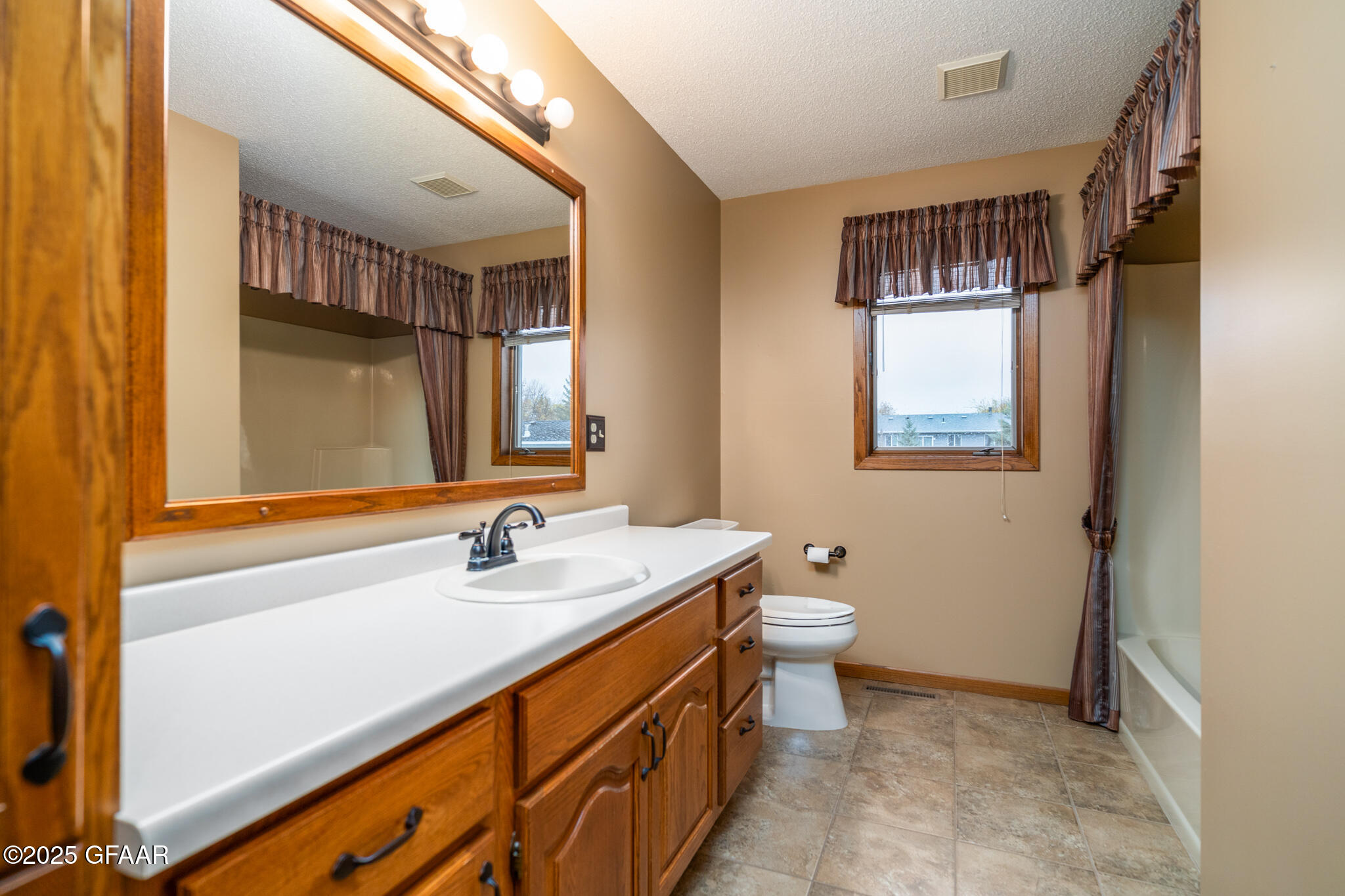 406 MEMORIAL Drive, Fisher