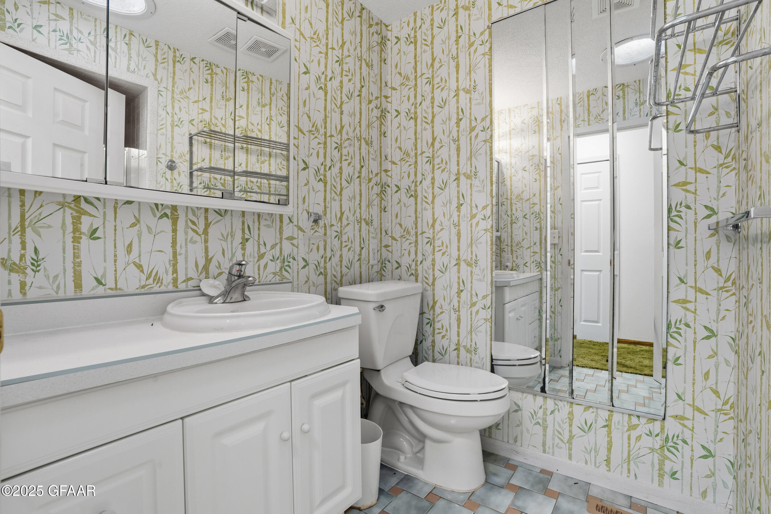 2950 US HWY 2 W, Emerado