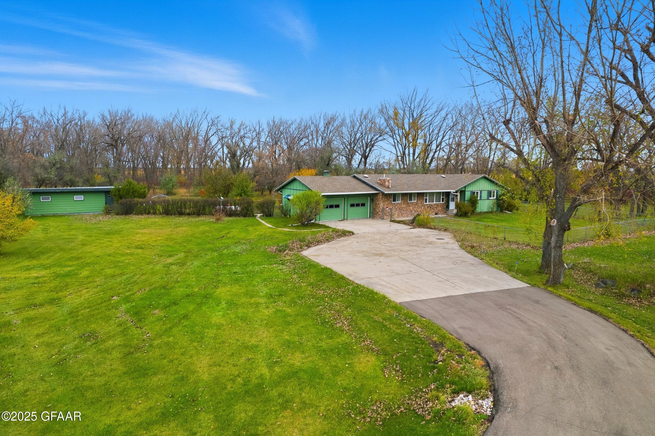 2950 US HWY 2 W, Emerado