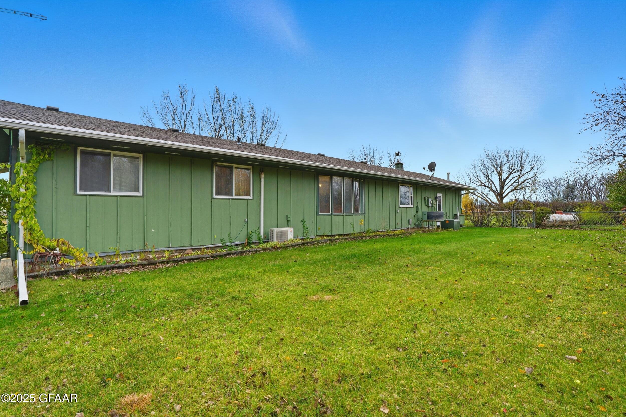 2950 US HWY 2 W, Emerado