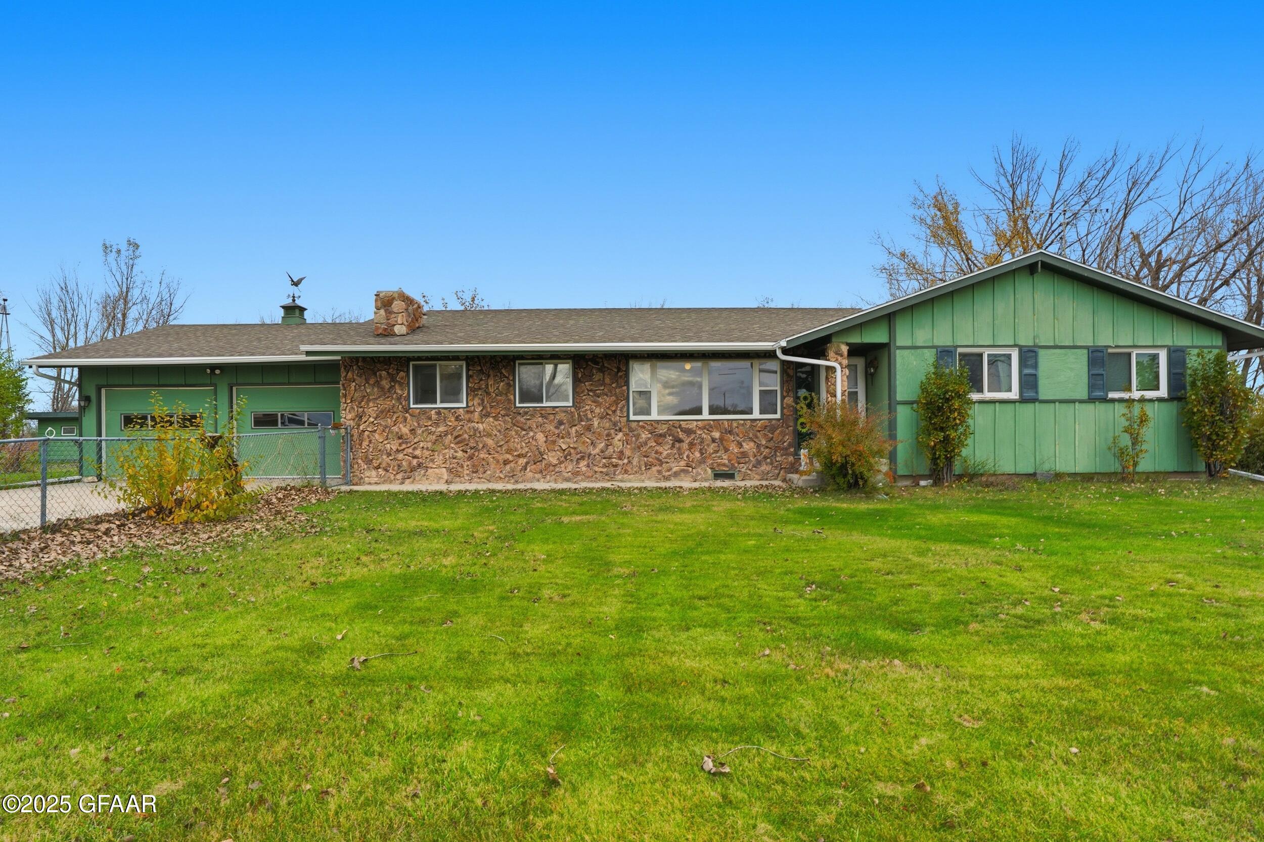 2950 US HWY 2 W, Emerado