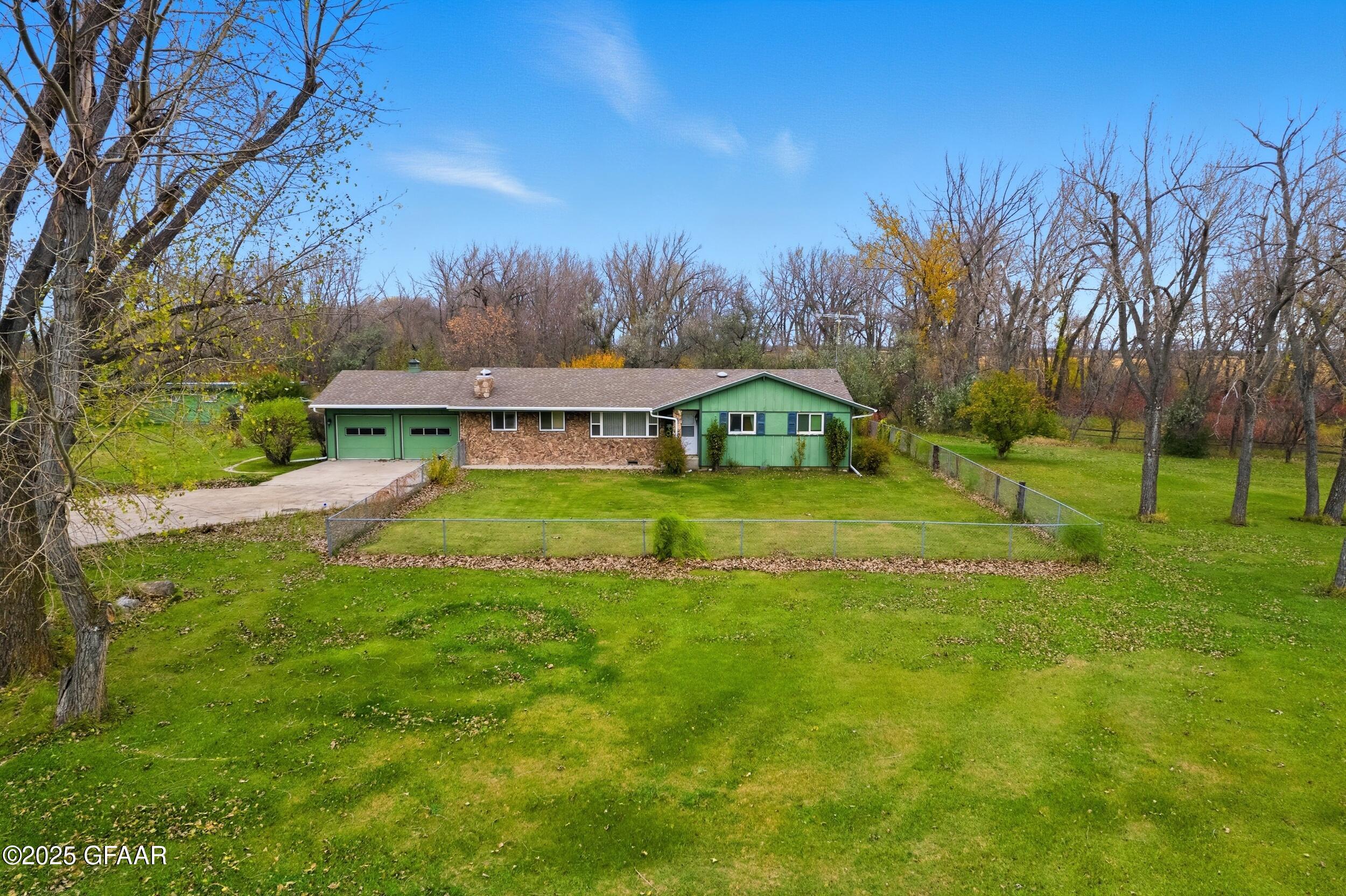 2950 US HWY 2 W, Emerado