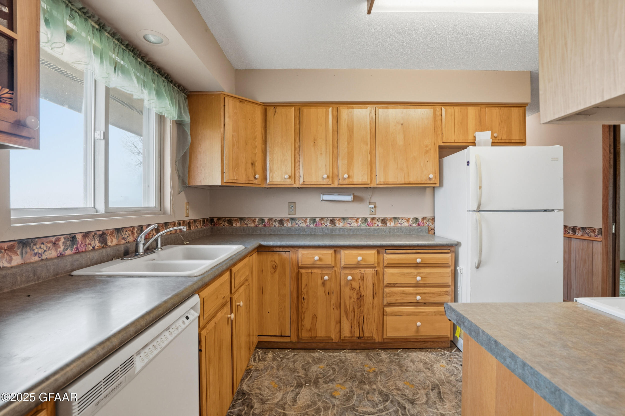 2950 US HWY 2 W, Emerado