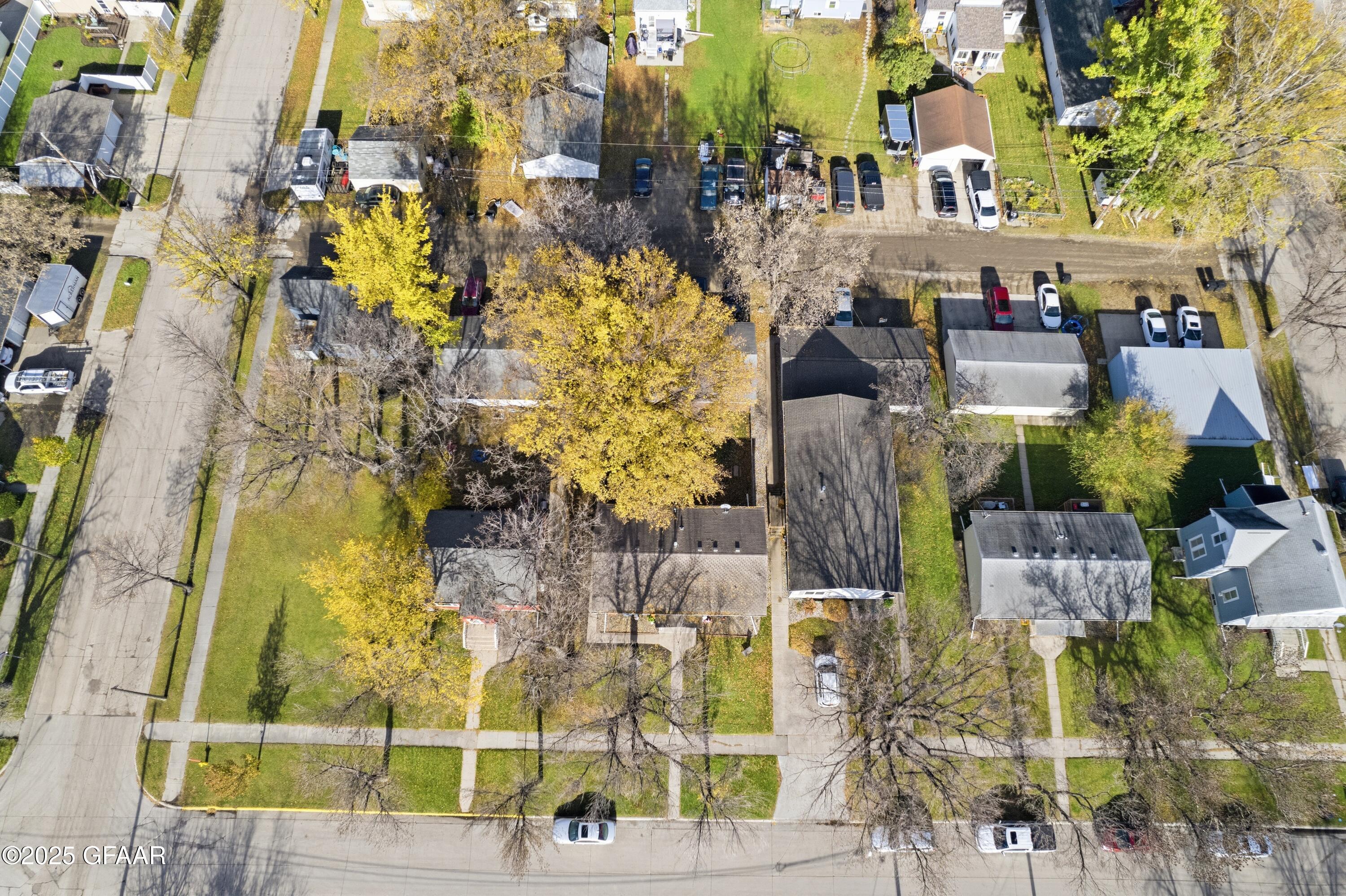 1514/1516 DYKE Avenue