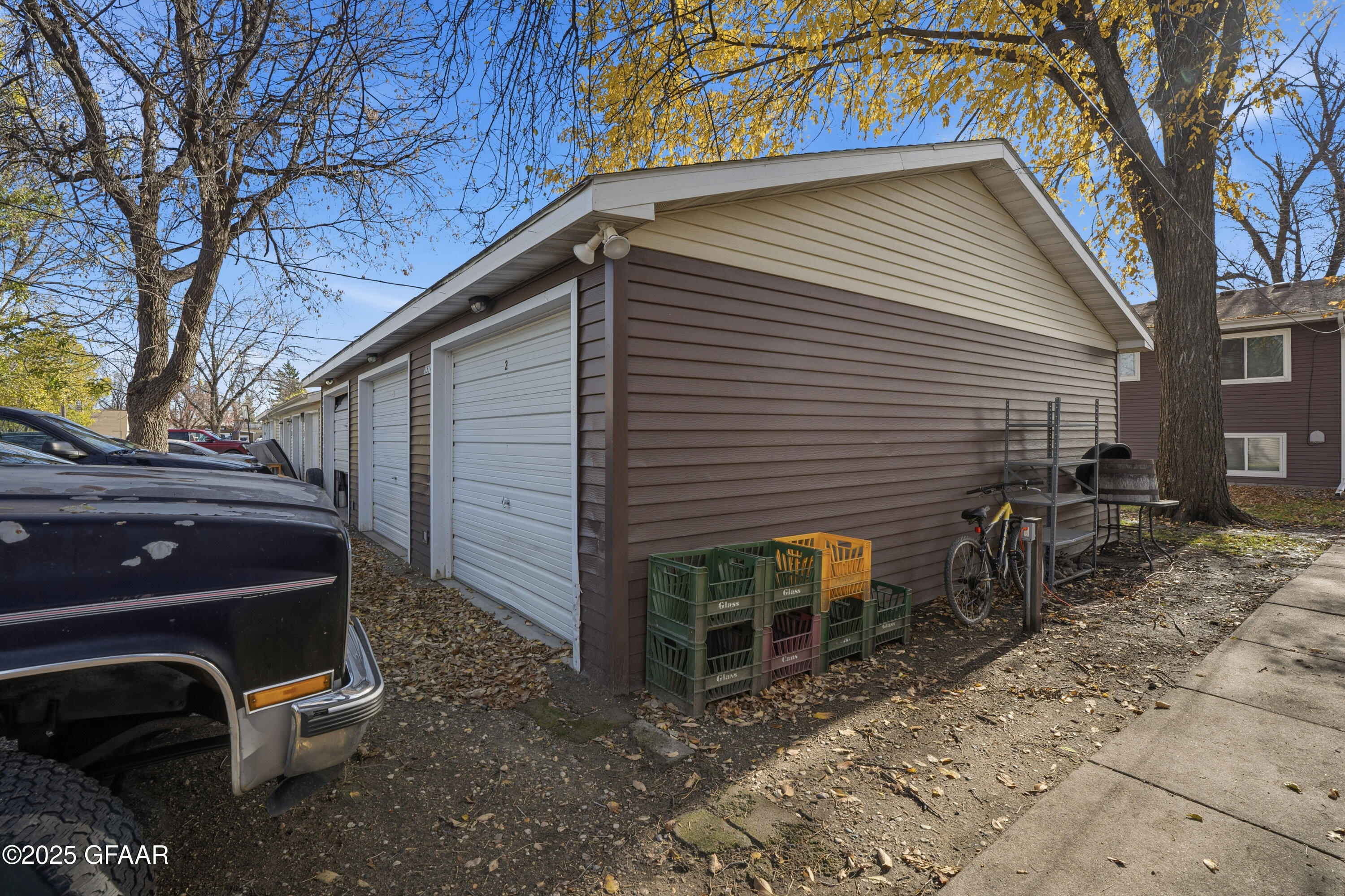 1514/1516 DYKE Avenue