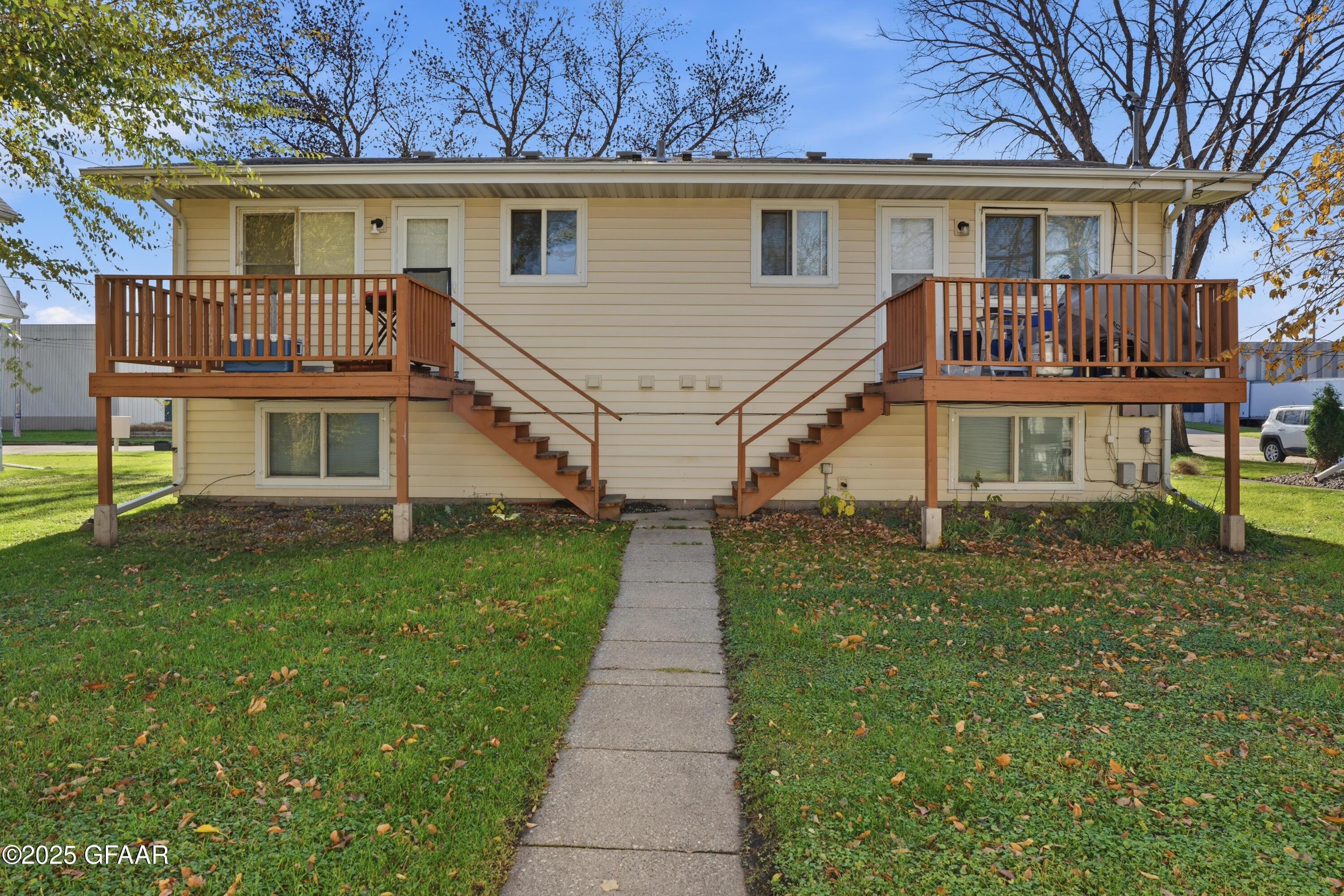 1506/1508 DYKE Avenue