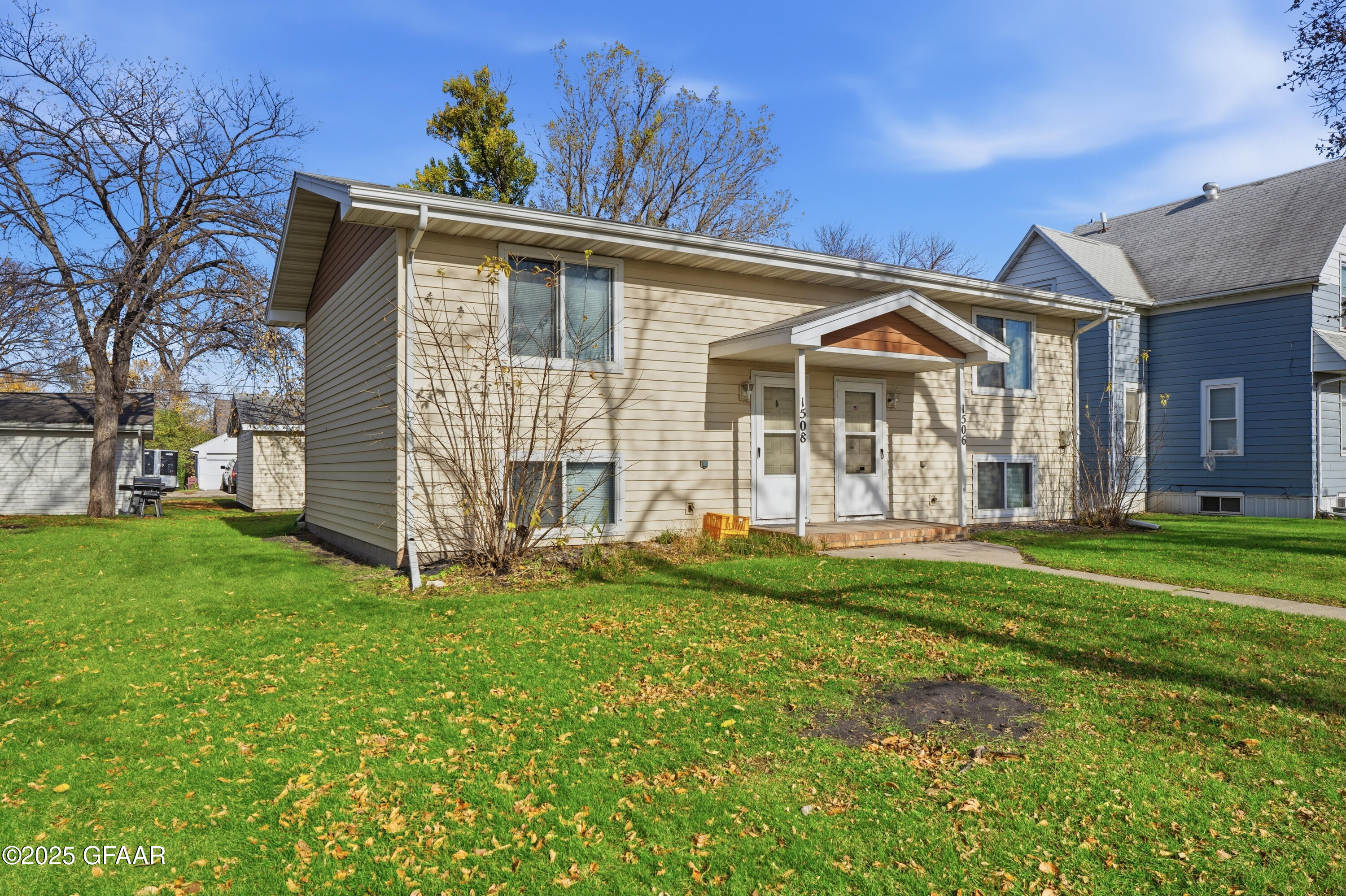 1506/1508 DYKE Avenue